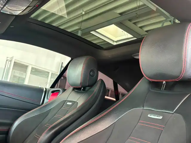 Mercedes-Benz E view 12