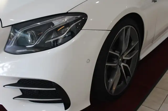 Mercedes-Benz E view 22