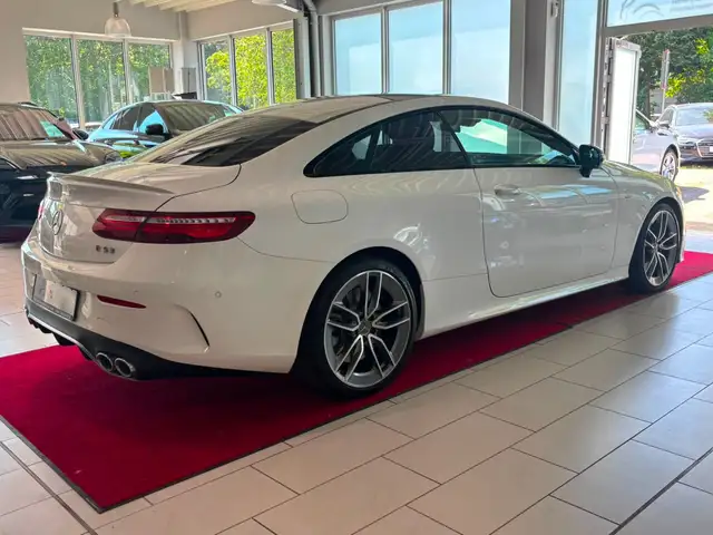 Mercedes-Benz E view 7