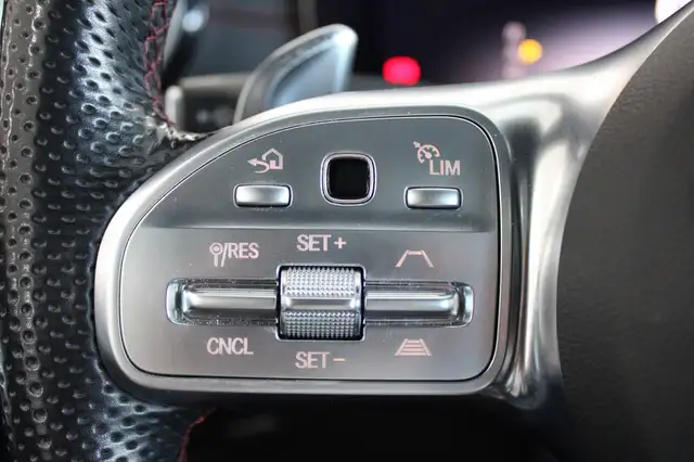 Mercedes-Benz E view 18