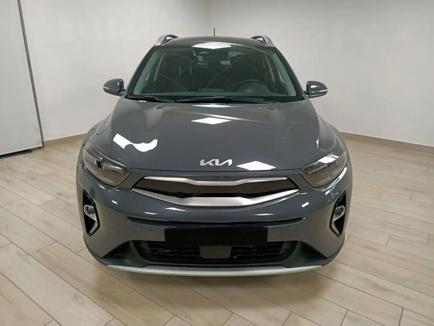 Kia Stonic 1.0 T-GDi 100 CV MHEV MT Style Gris - 2