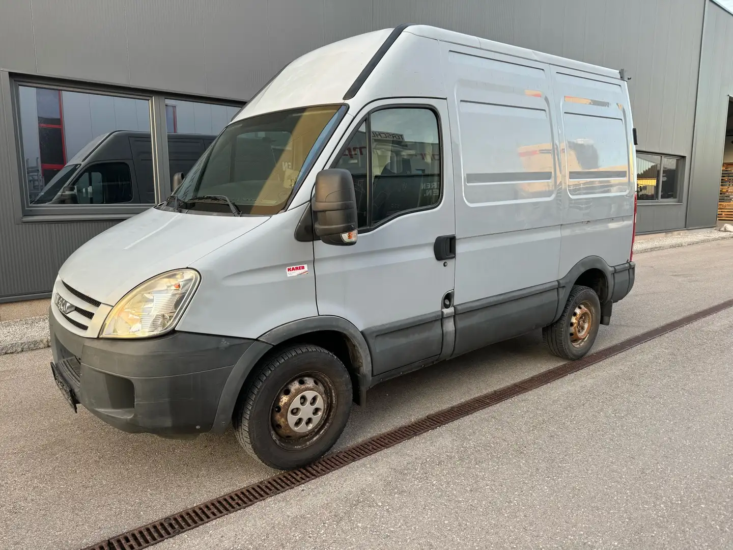 Iveco Daily 35 S 14 C 3000 2,3 HPT Gris - 1