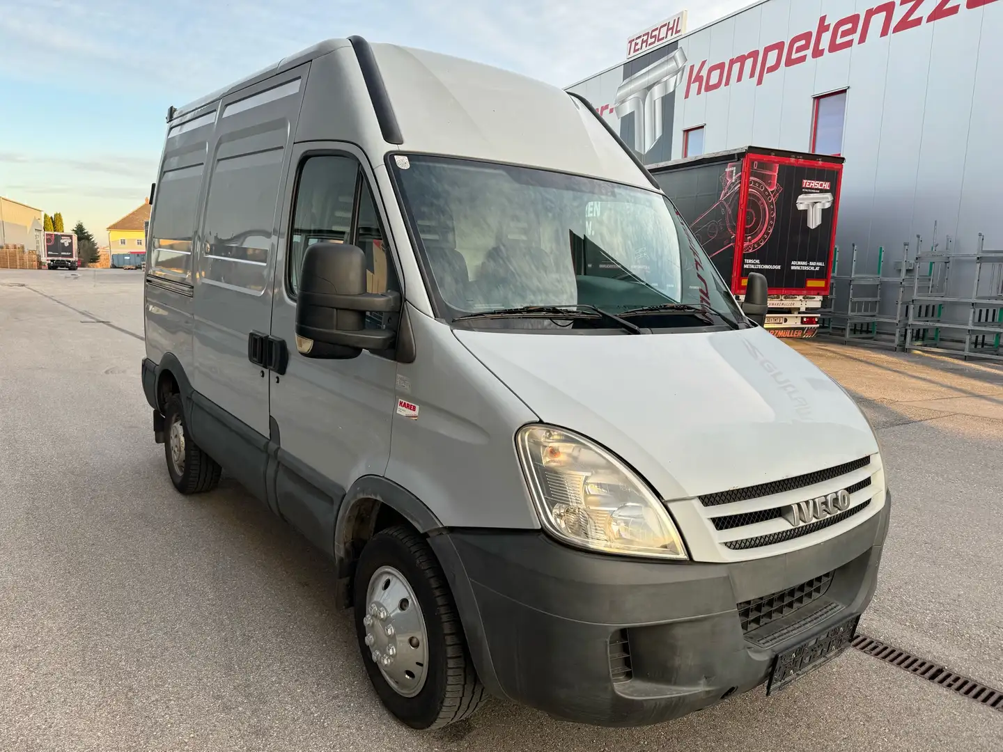 Iveco Daily 35 S 14 C 3000 2,3 HPT Gri - 2