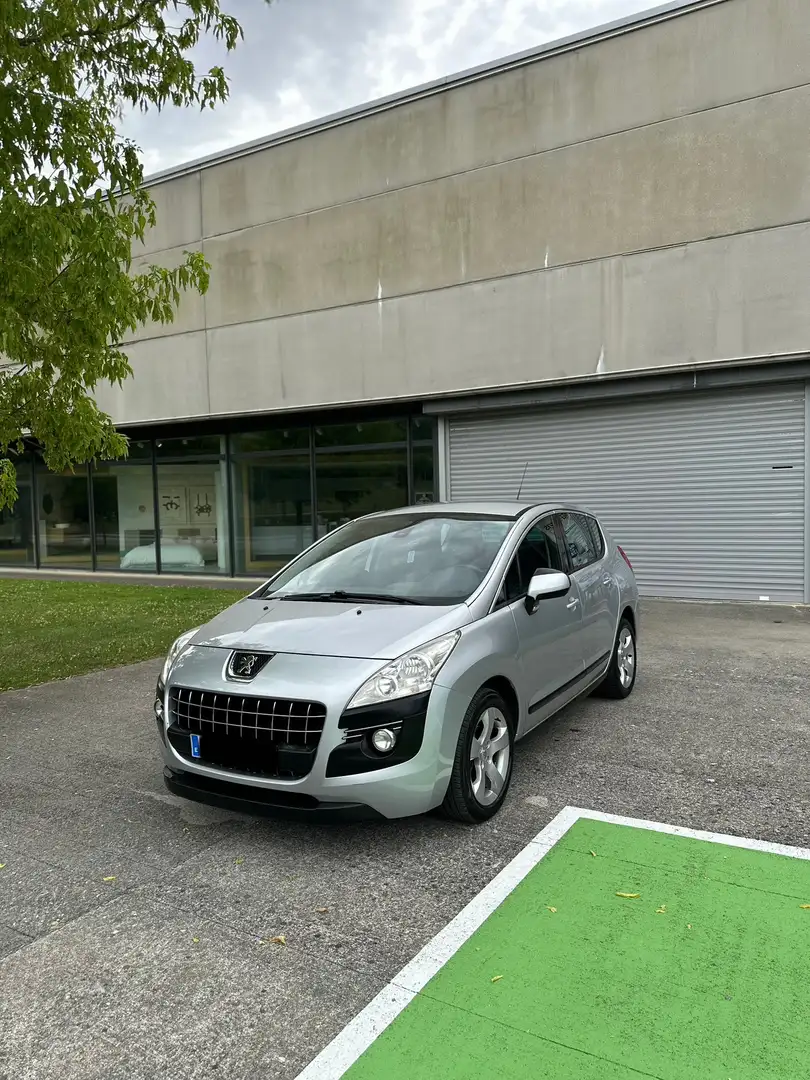 Peugeot 3008 1.6HDI FAP Premium - 1