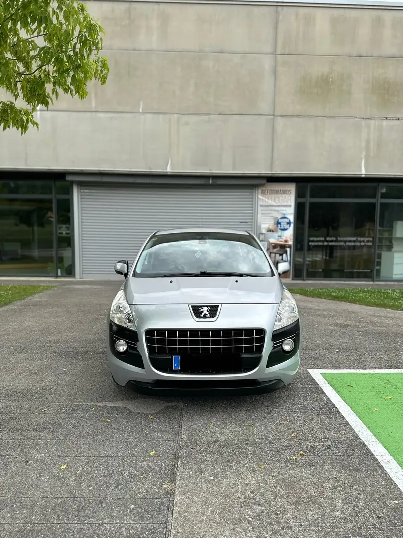 Peugeot 3008 1.6HDI FAP Premium - 2