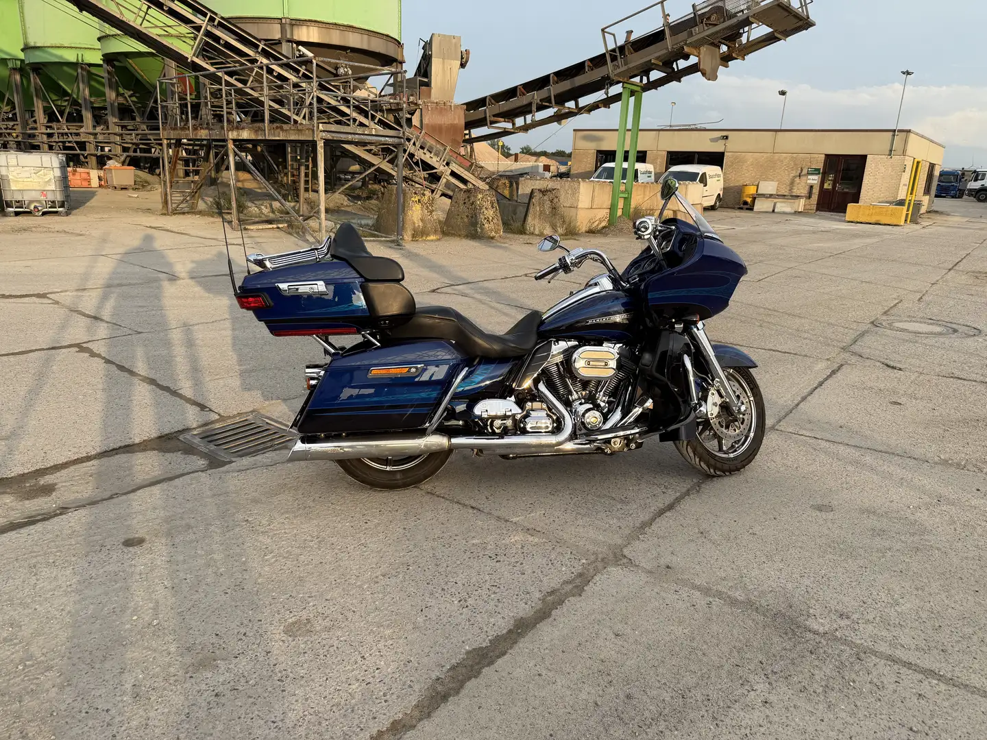Harley-Davidson Road Glide CVO mit vielen extras. 110 cui Tüv Neu. Albastru - 1