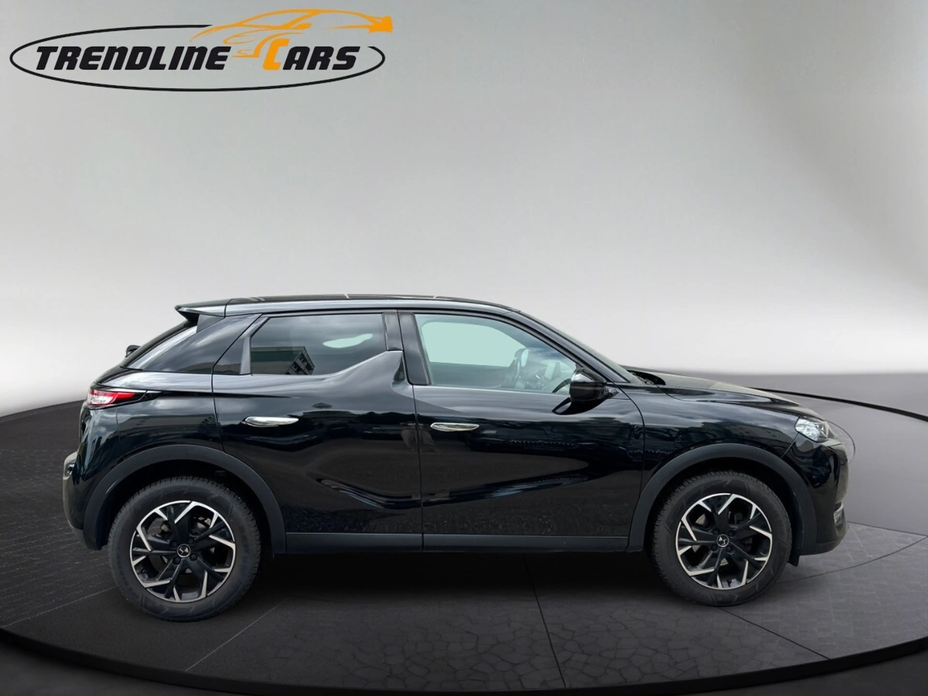 DS Automobiles DS 3 DS3 Crossback BlueHDI 100 So Chic — photo 3