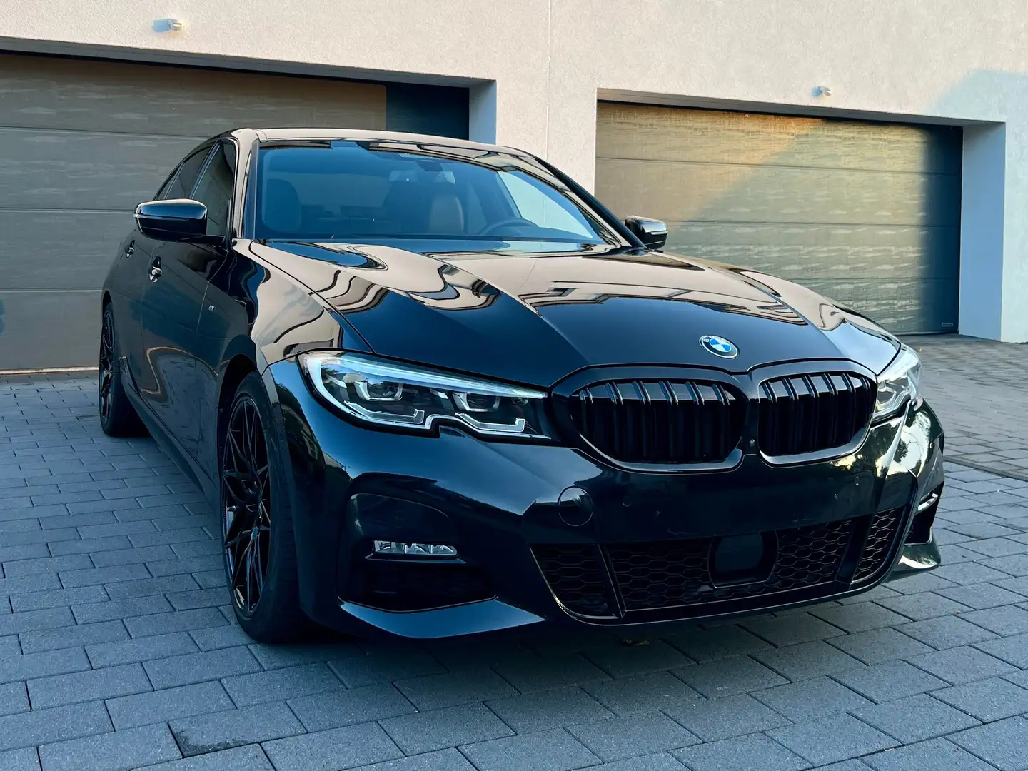 BMW 320 Noir - 1