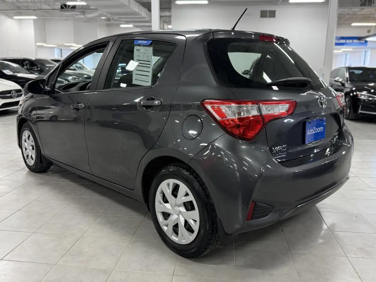 Toyota Yaris снимка Toyota Yaris