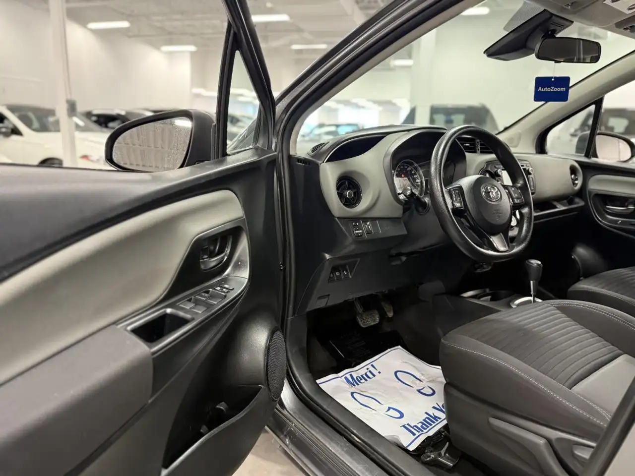 Toyota Yaris снимка Toyota Yaris
