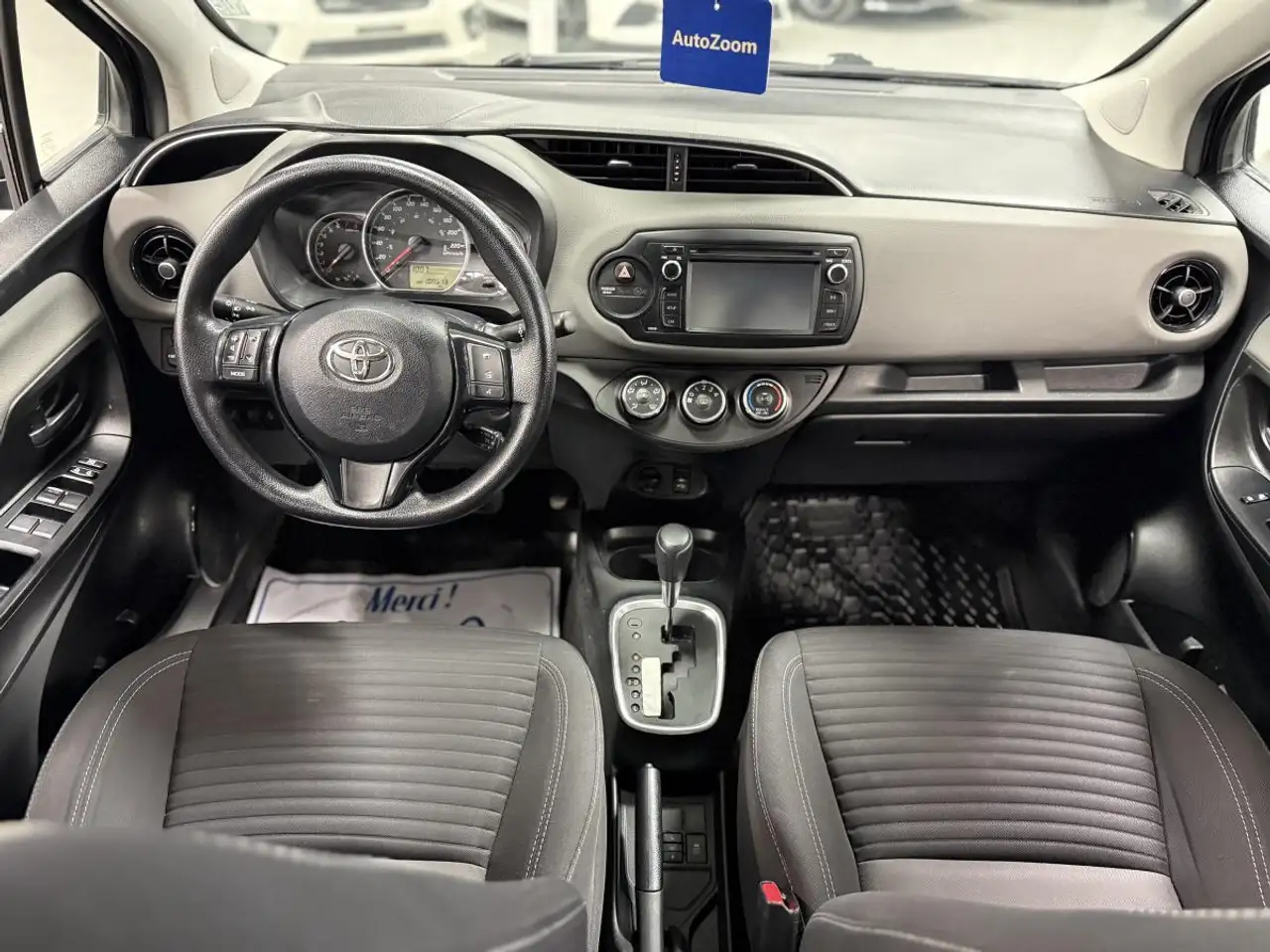 Toyota Yaris снимка Toyota Yaris