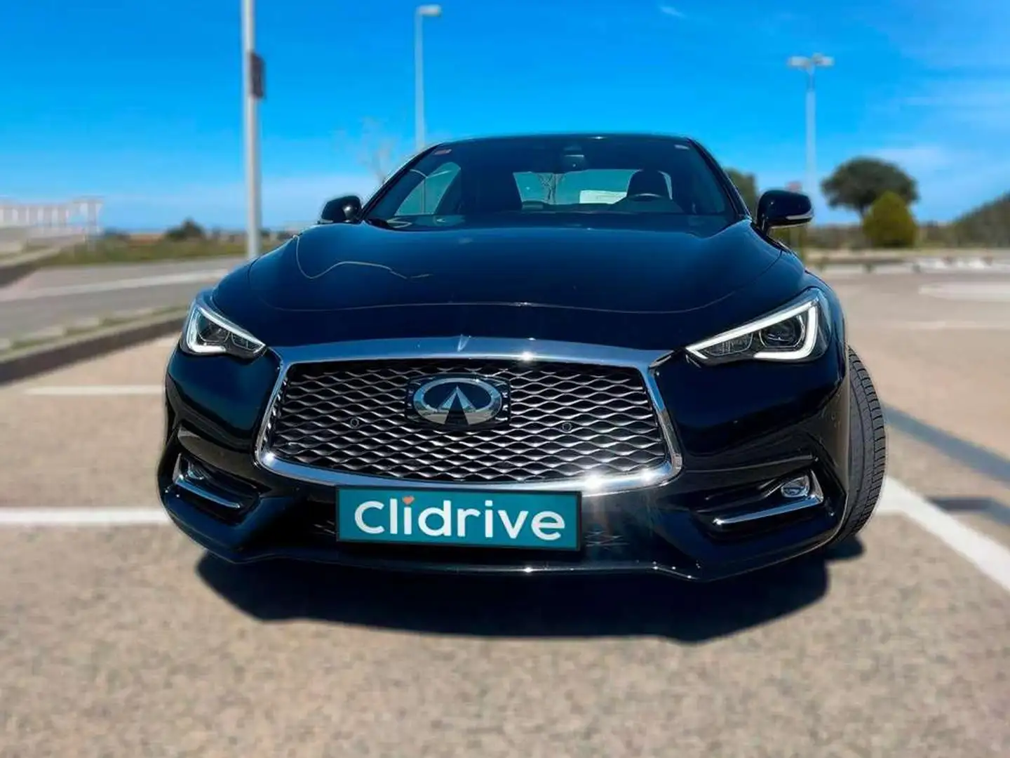Infiniti Q60 2.0 Sport Schwarz - 2