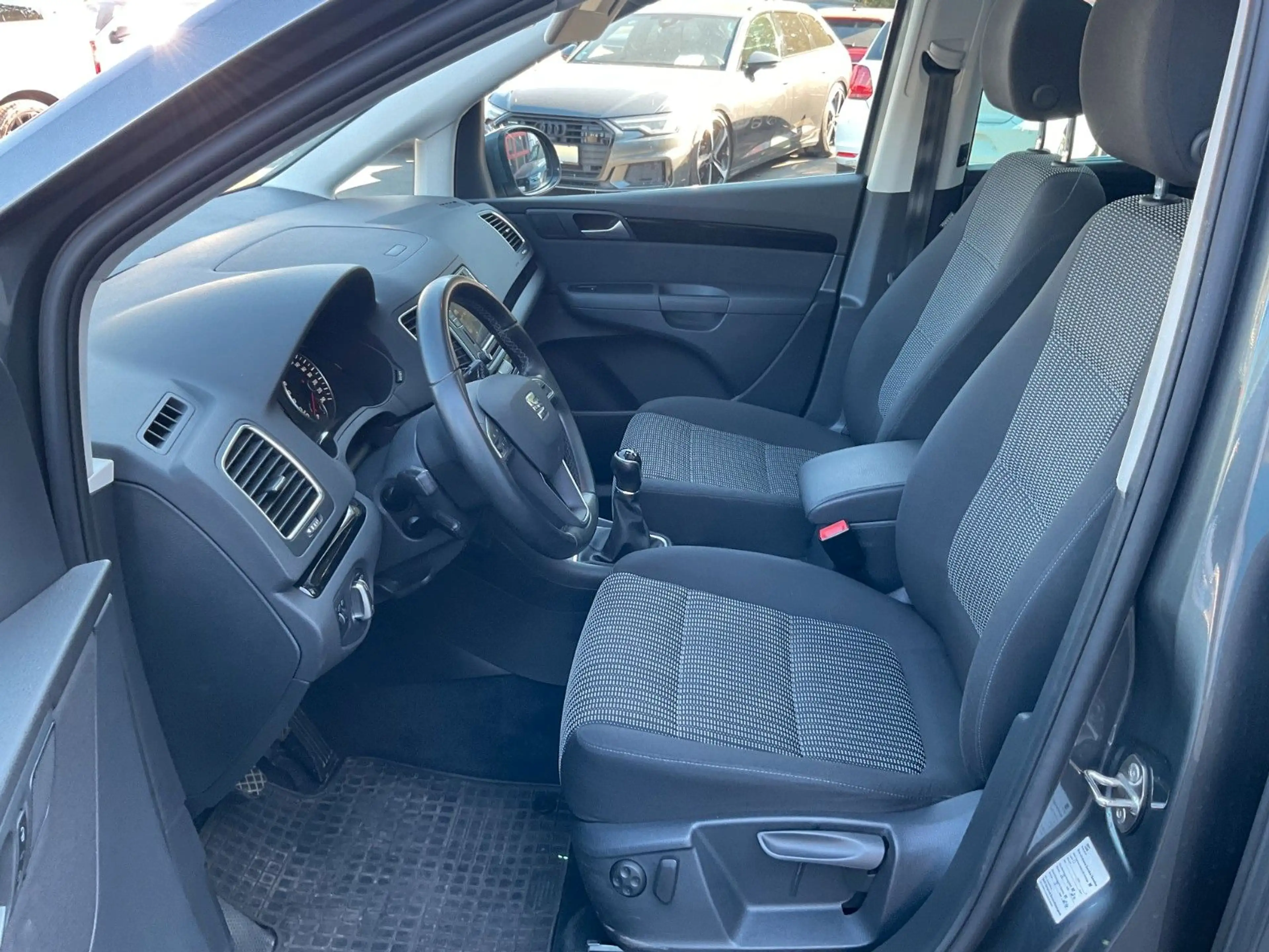 SEAT Alhambra 1.4 TSI PANO AHK 7.Sitzer Kamera 1.Hand — photo 9