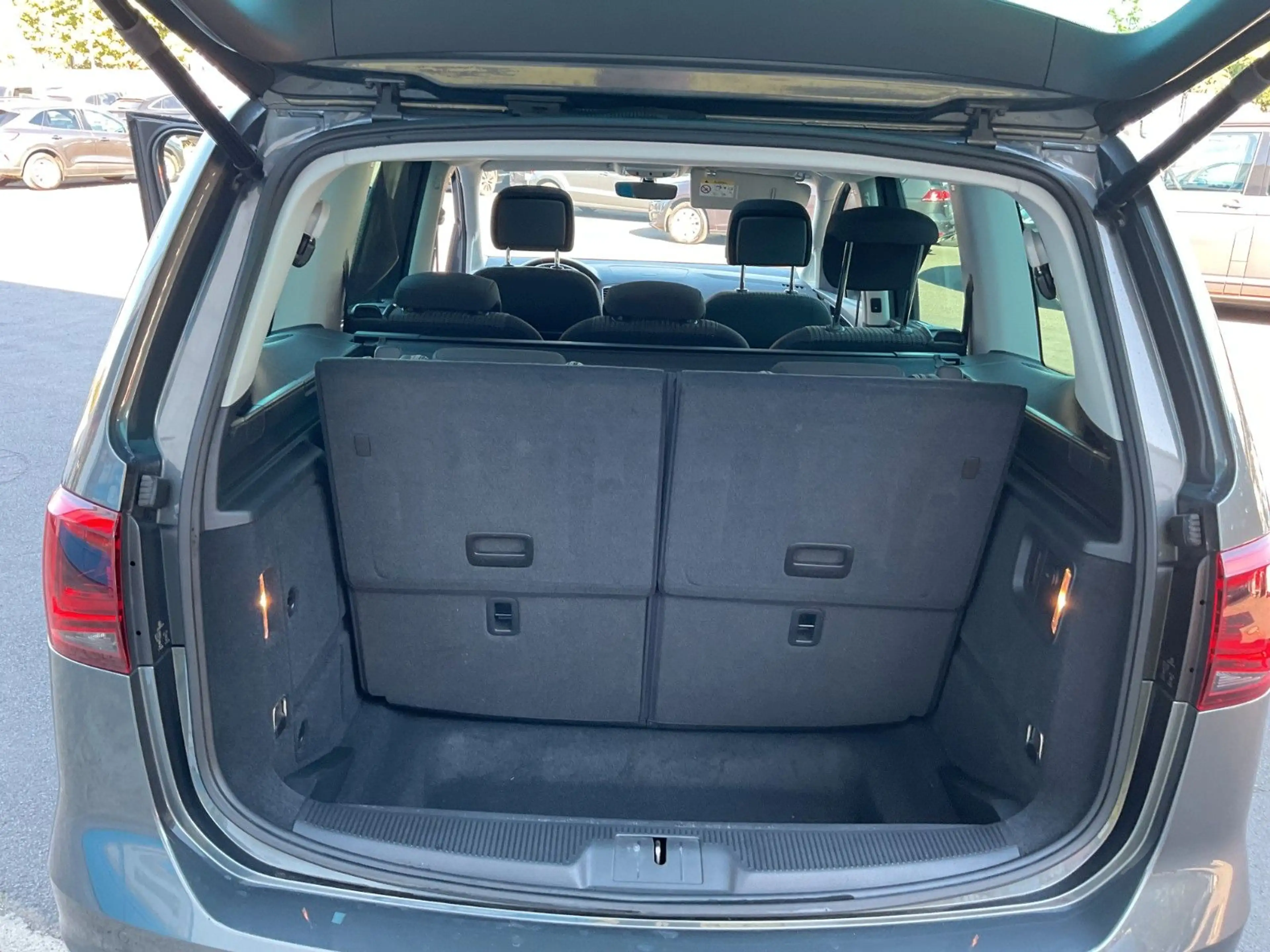 SEAT Alhambra 1.4 TSI PANO AHK 7.Sitzer Kamera 1.Hand — photo 12