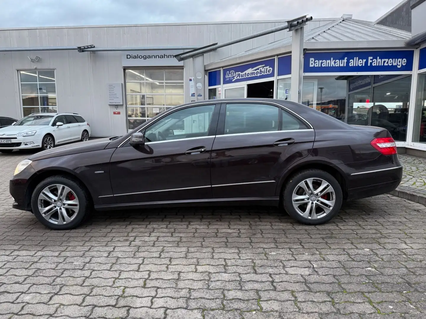 Mercedes-Benz E 350 CDI Lim. BlueEfficiency Motorschaden Hnědá - 2