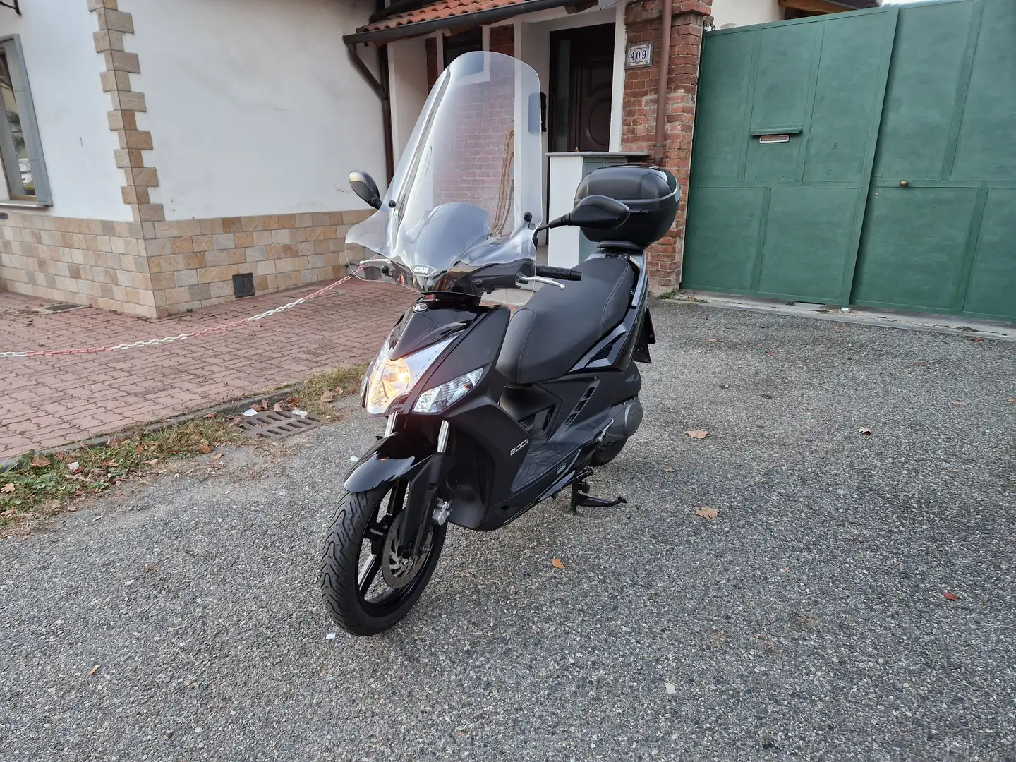 Kymco Agility 200 "SOLO 6.500 km" Parabrezza, Bauletto, Cavalletto c Nero - 1