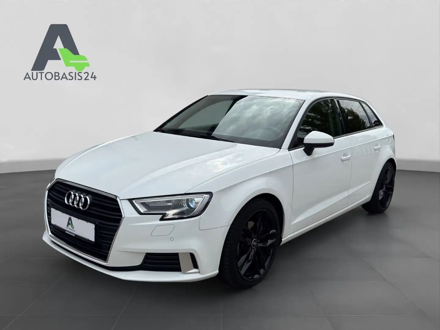 Audi A3 Sportback 1.5 TFSI S-tronic Sport*AHK*NAVI* Weiß - 1