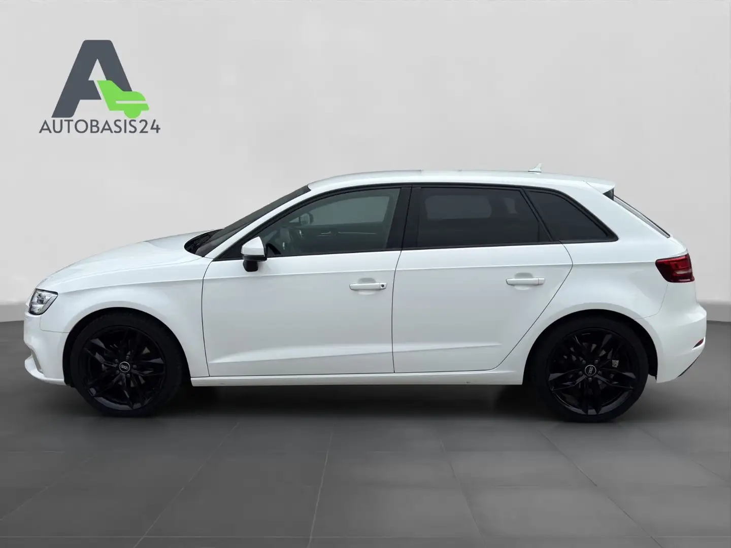 Audi A3 Sportback 1.5 TFSI S-tronic Sport*AHK*NAVI* Weiß - 2