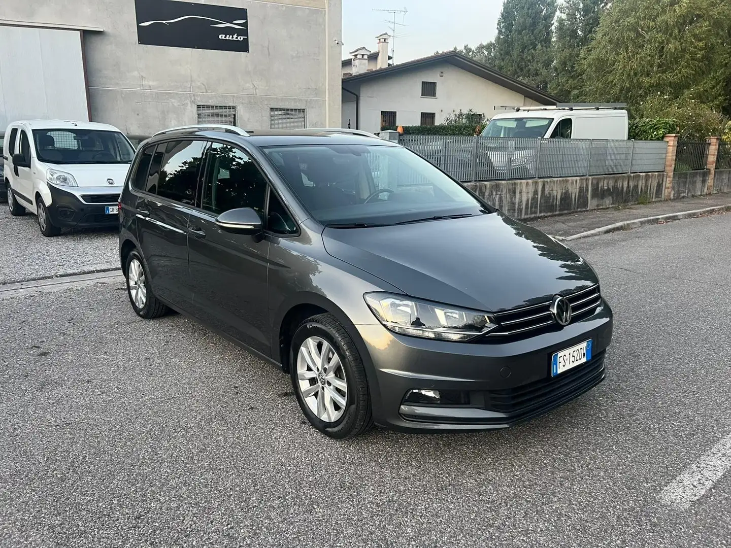 Volkswagen Touran Touran III 2015 1.6 tdi Business 115cv dsg Gris - 2