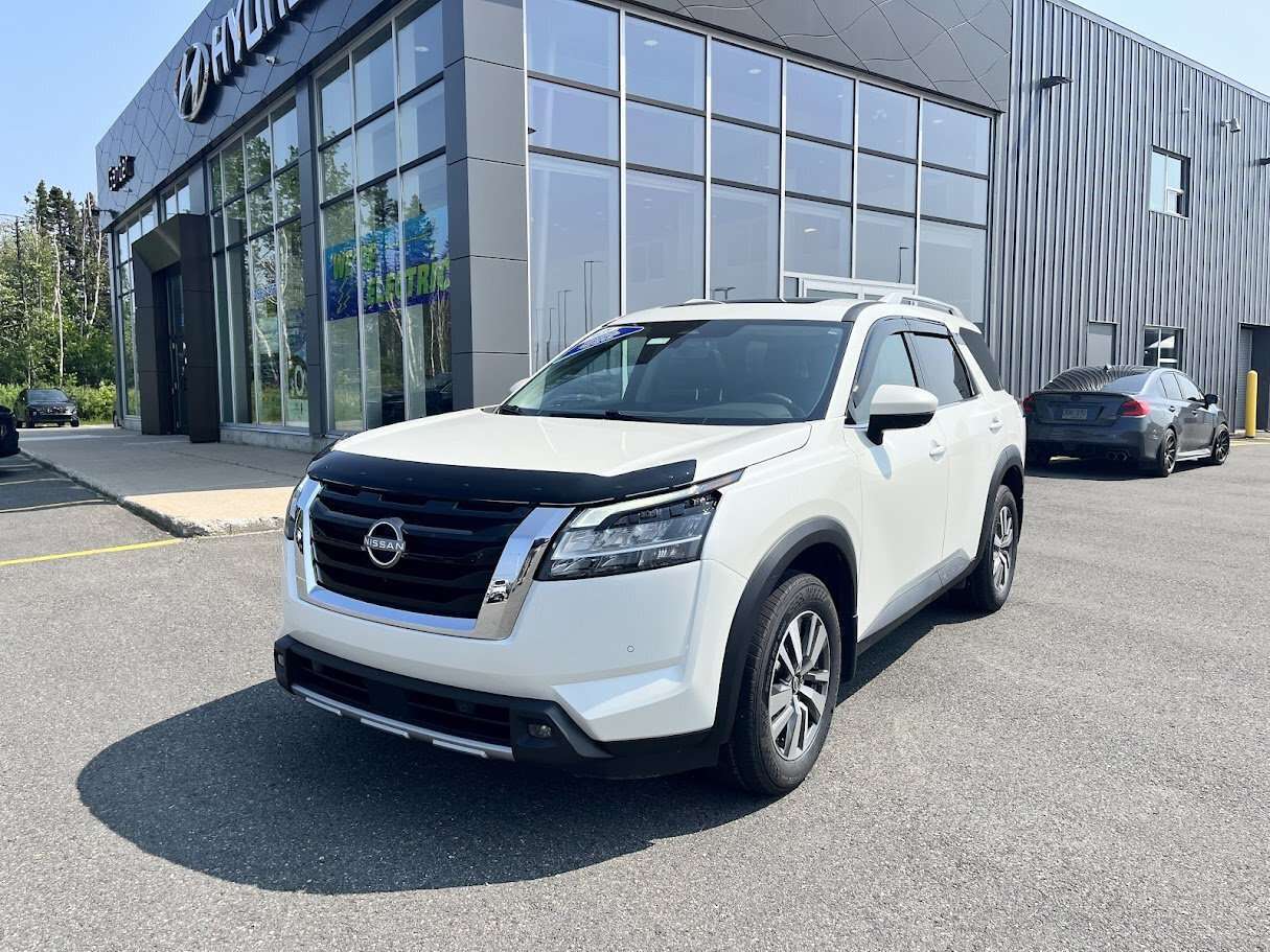 2023 Nissan Pathfinder SL