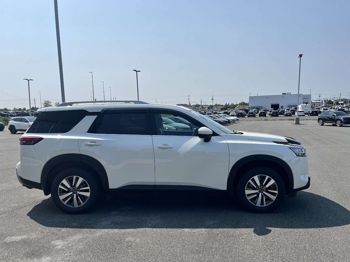 2023 Nissan Pathfinder SL — снимка 1