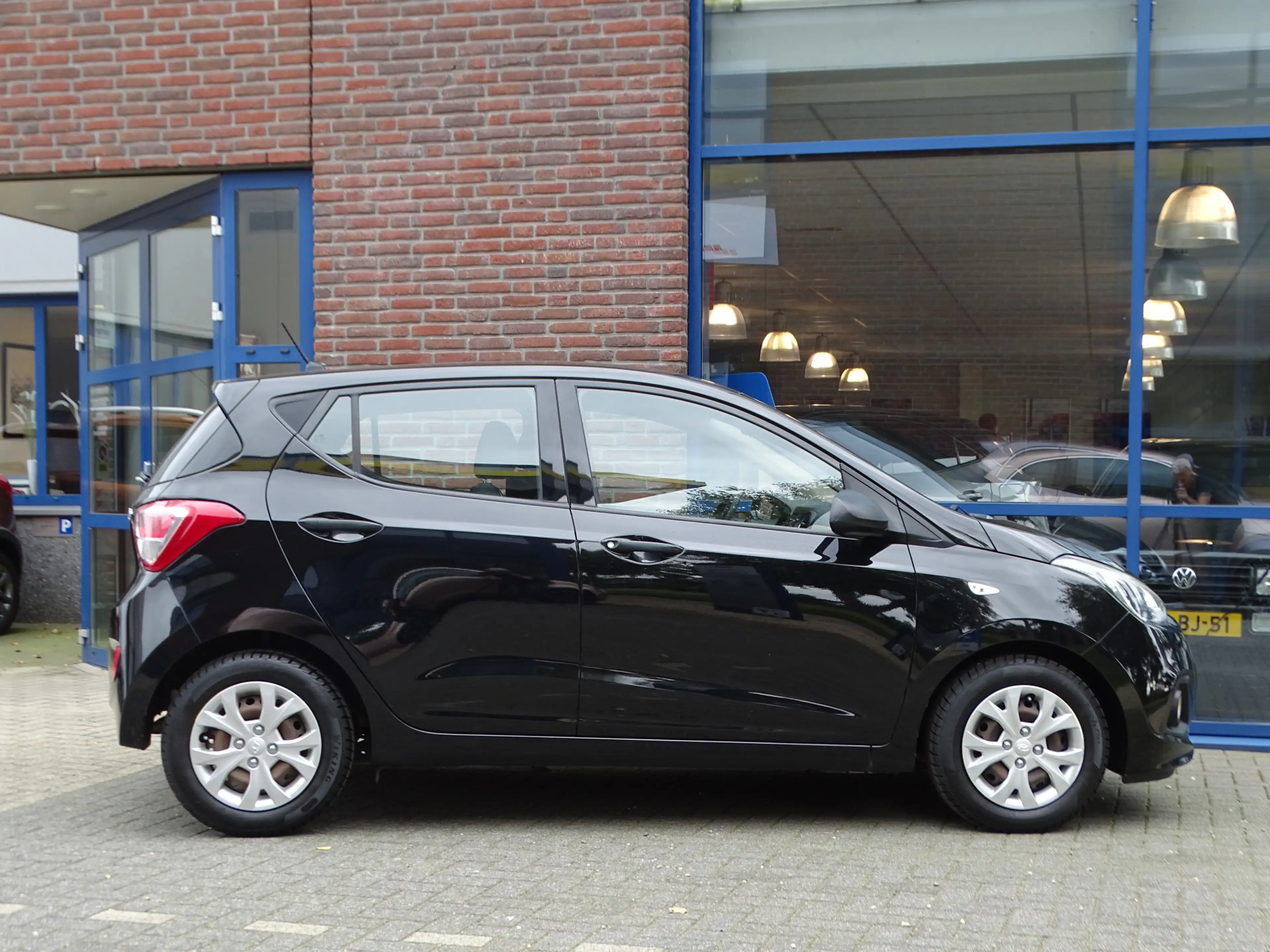 Hyundai i10 1.0i Go! — photo 7