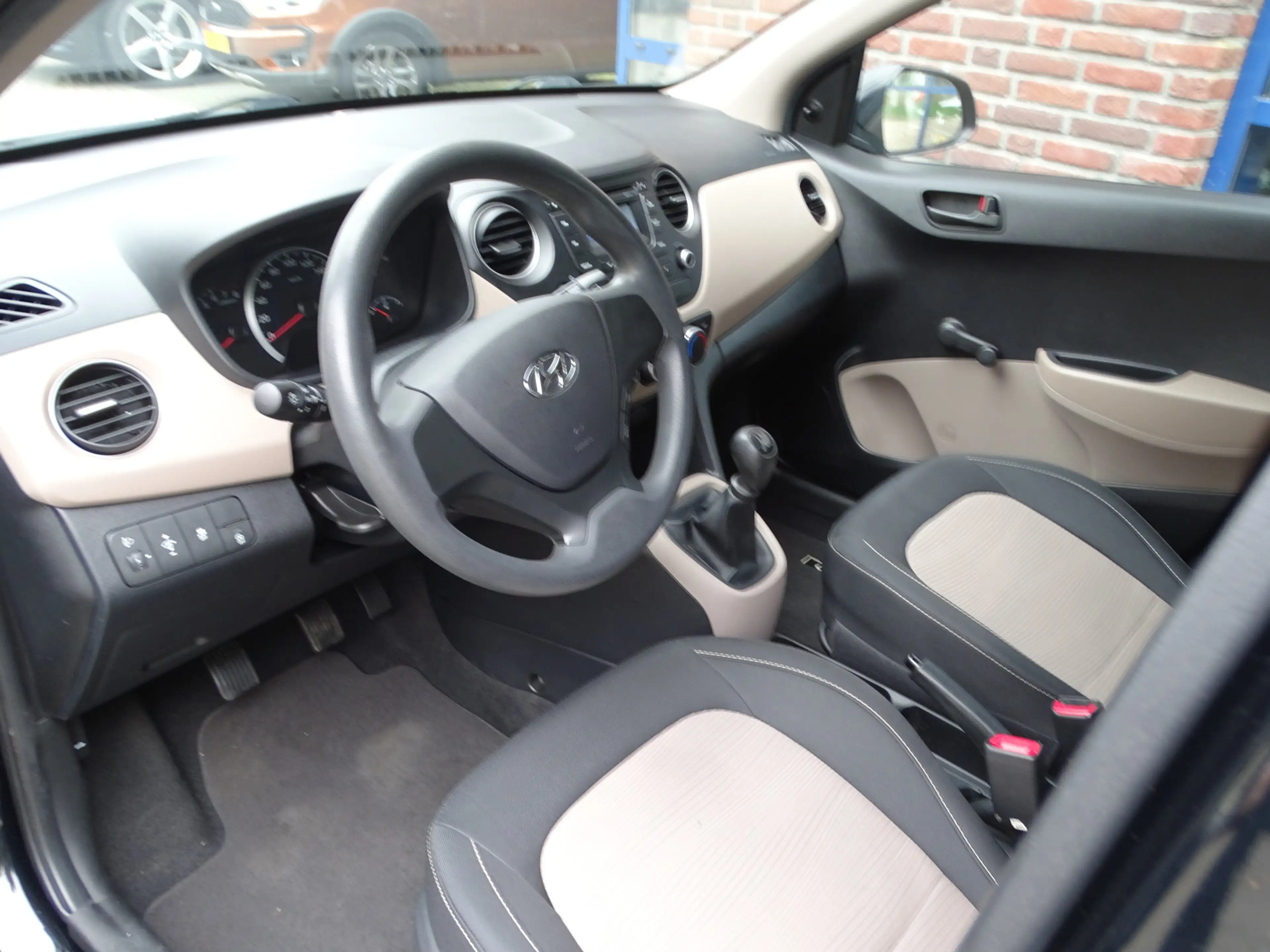 Hyundai i10 1.0i Go! — photo 4