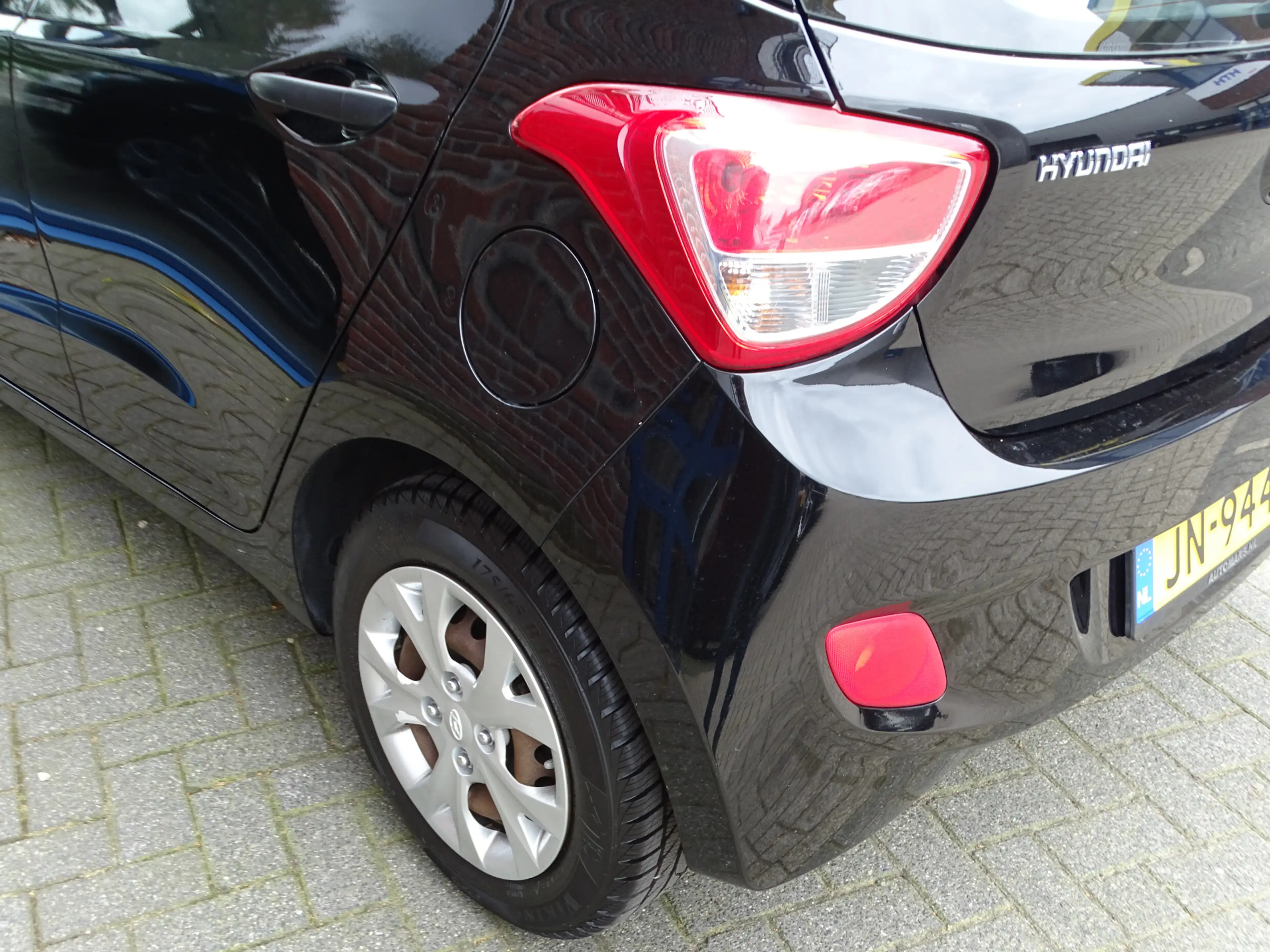 Hyundai i10 1.0i Go! — photo 10