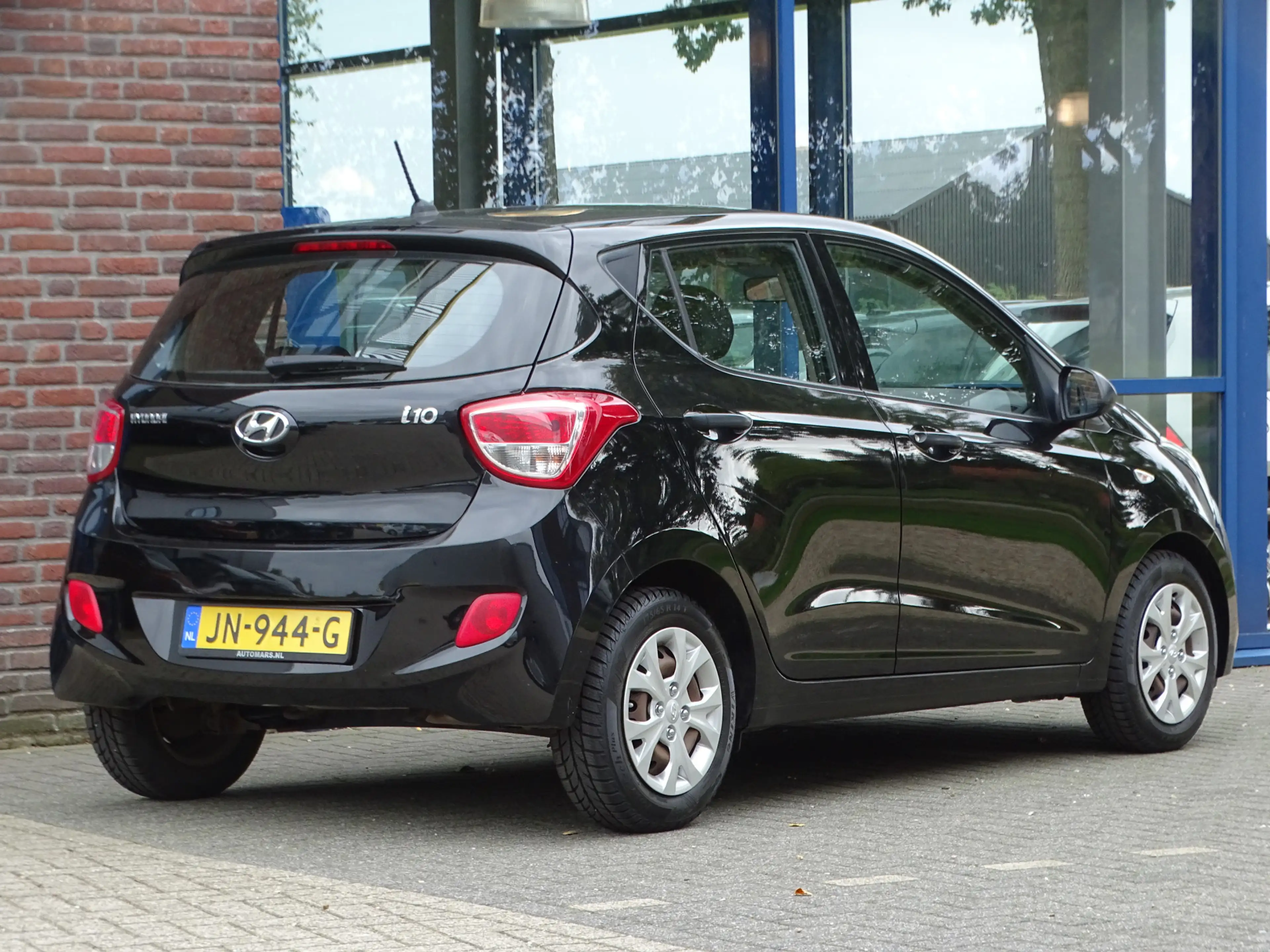 Hyundai i10 1.0i Go! — photo 2