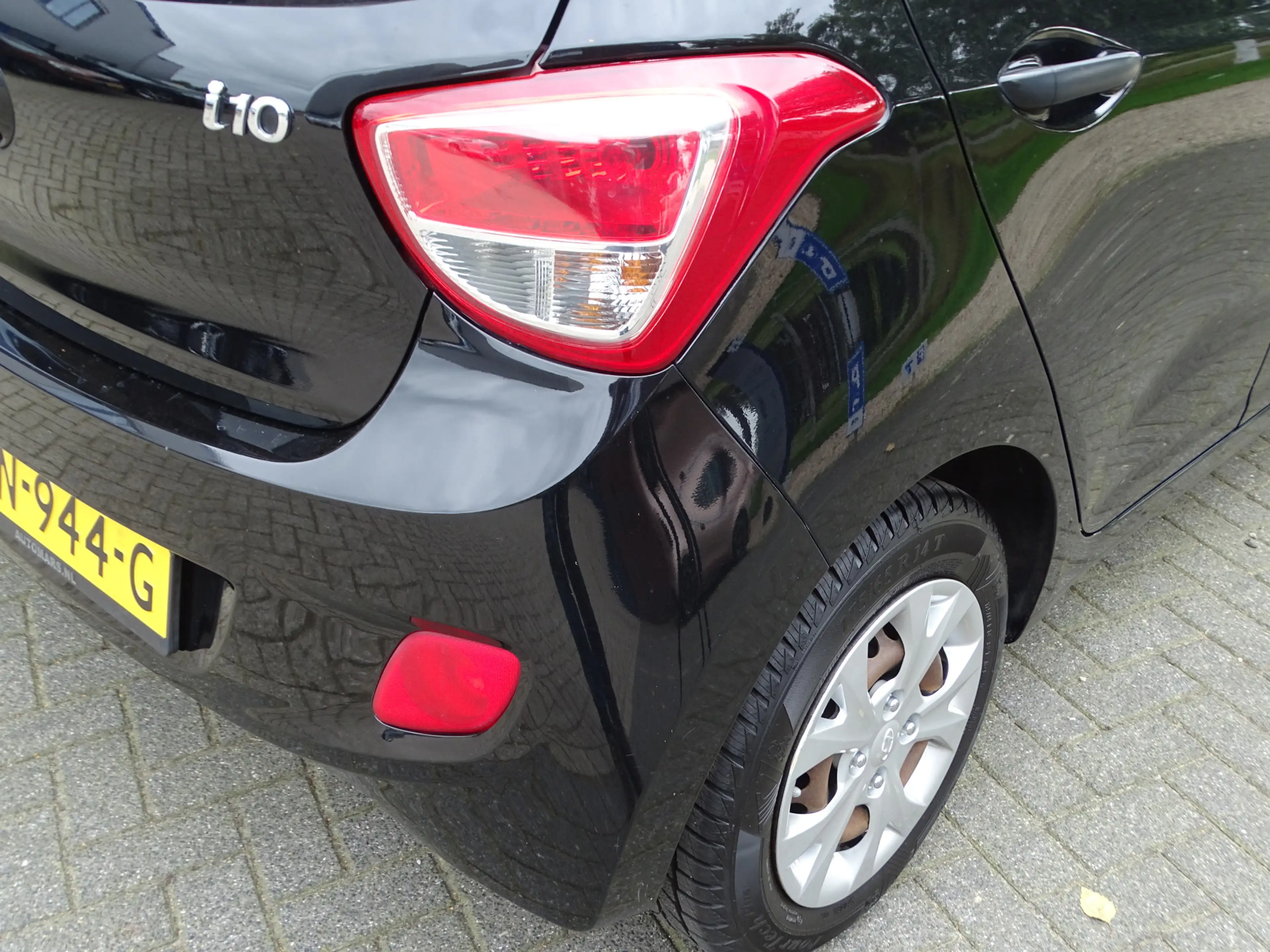 Hyundai i10 1.0i Go! — photo 11