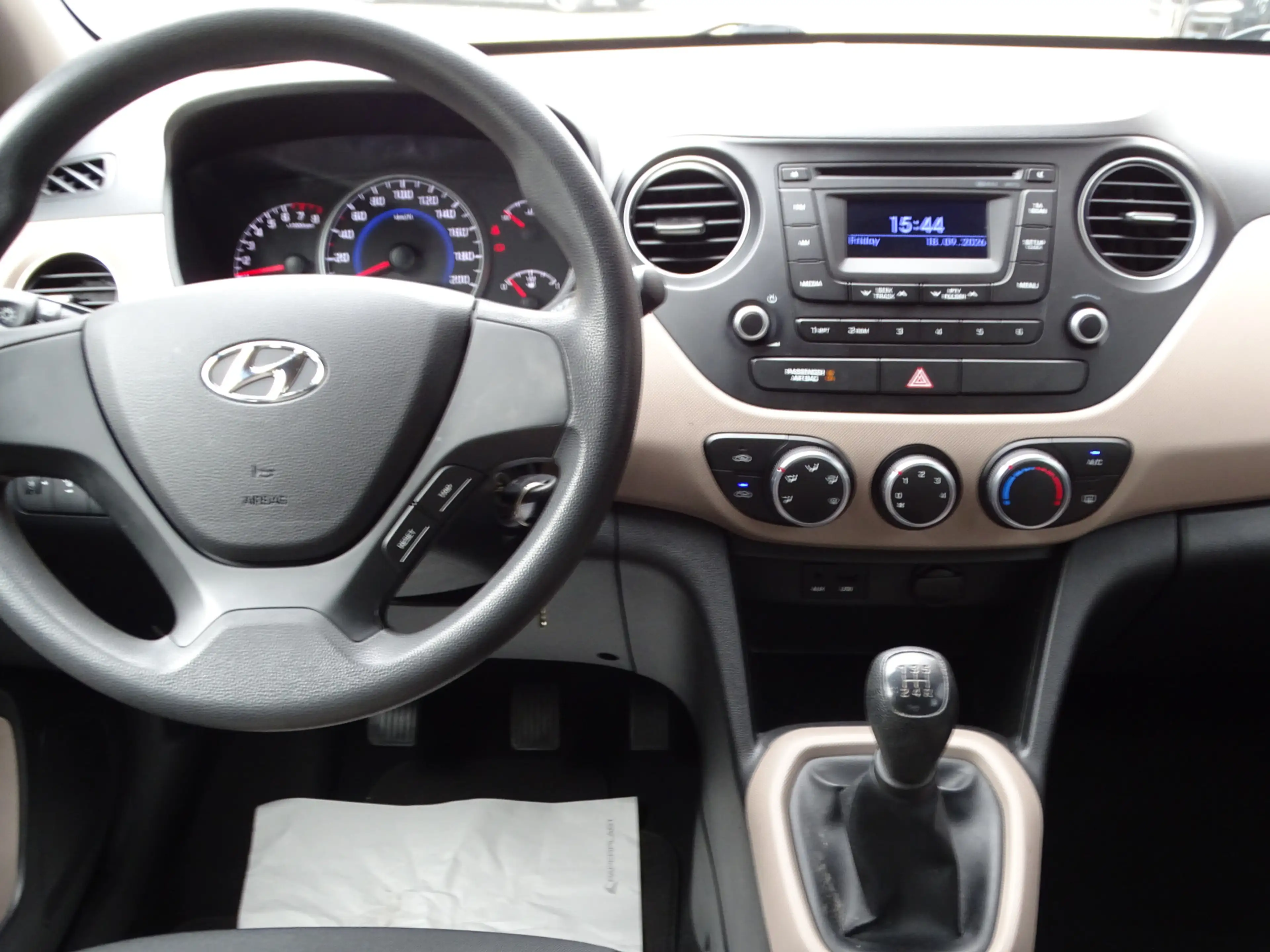 Hyundai i10 1.0i Go! — photo 3