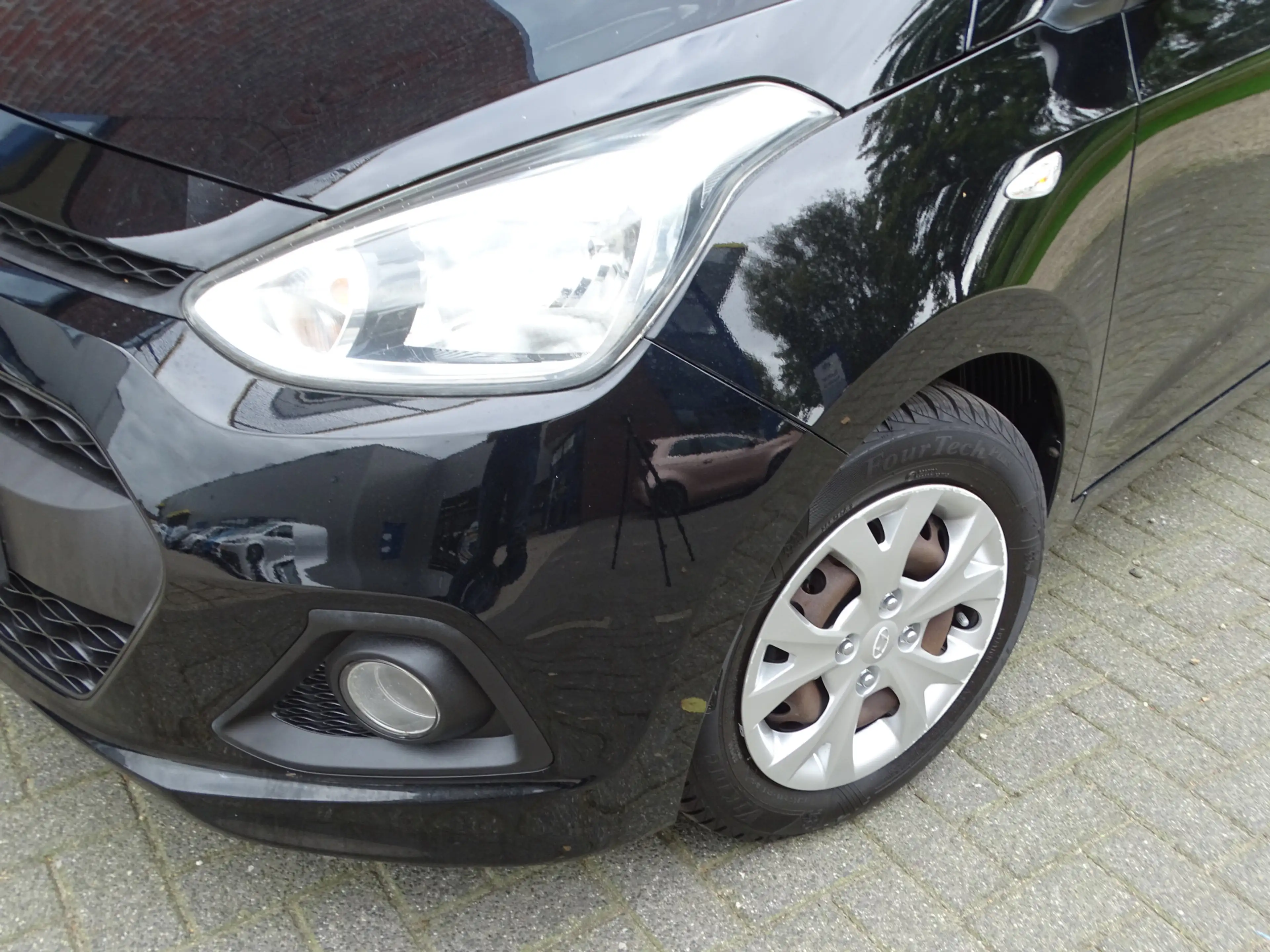 Hyundai i10 1.0i Go! — photo 9