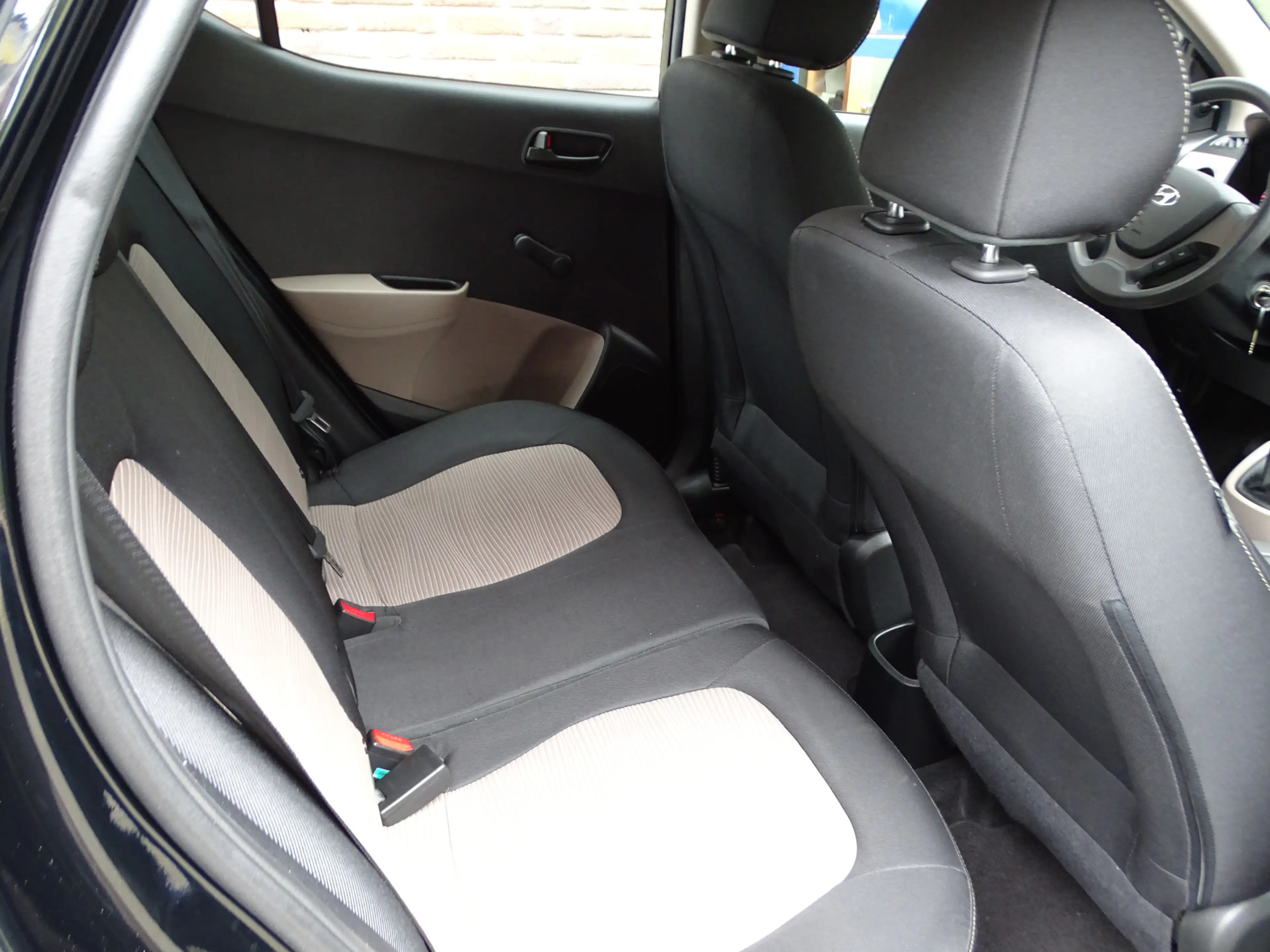 Hyundai i10 1.0i Go! — photo 5