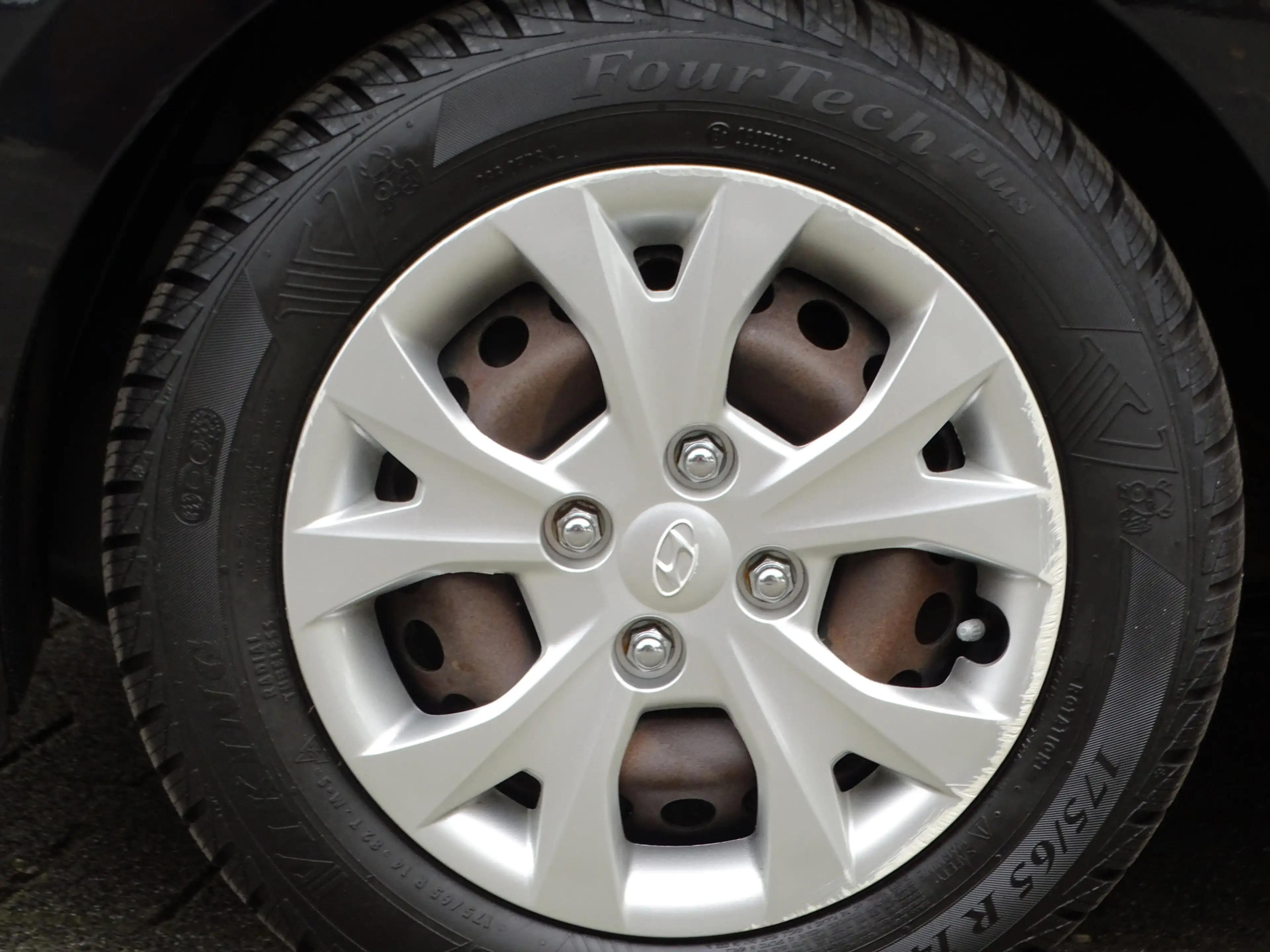 Hyundai i10 1.0i Go! — photo 12