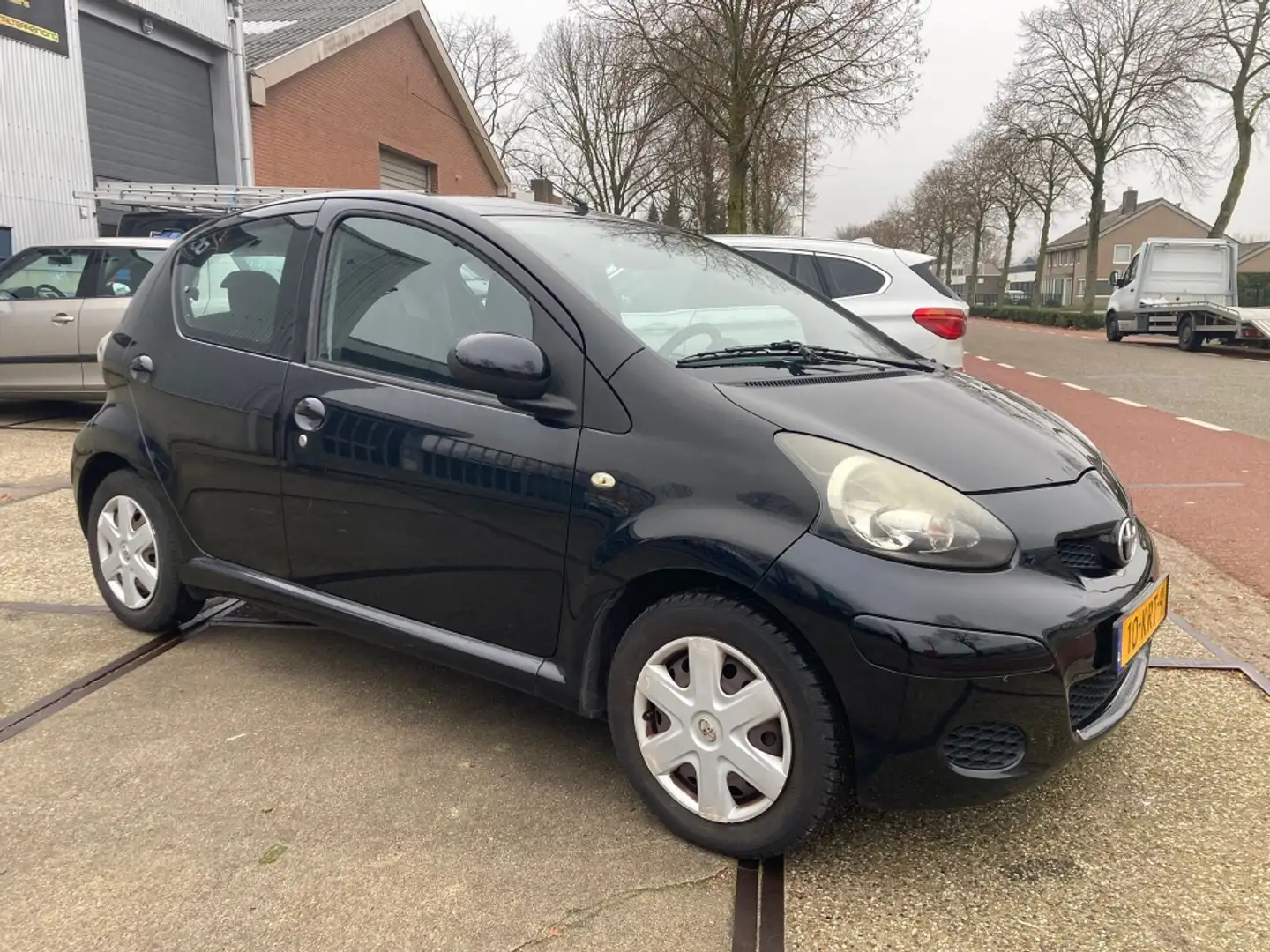 Toyota Aygo 1.0-12V Comfort Schwarz - 2