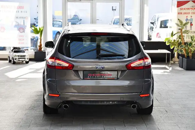 Ford Mondeo view 6
