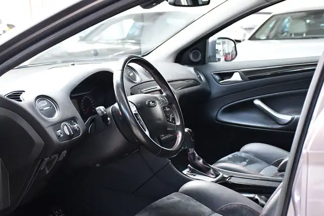 Ford Mondeo view 15