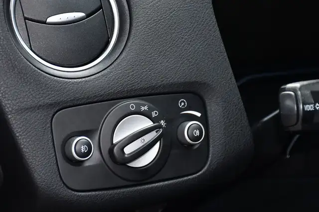 Ford Mondeo view 9