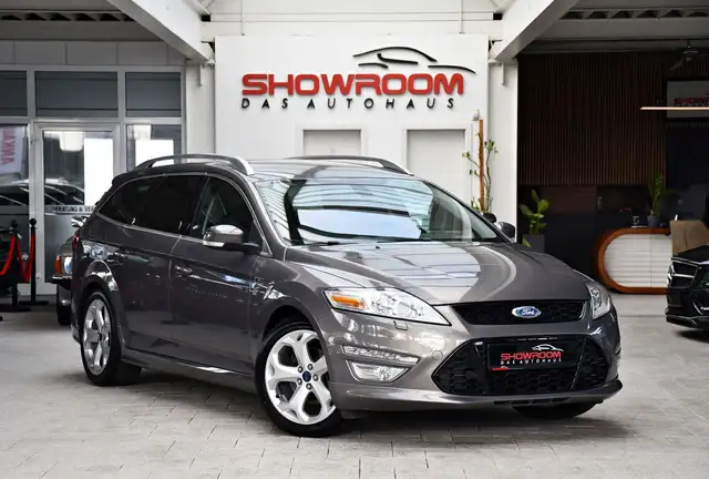 Ford Mondeo view 3