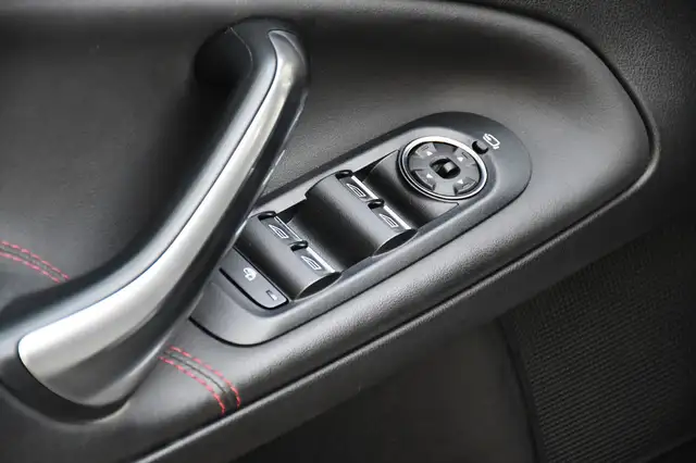 Ford Mondeo view 8