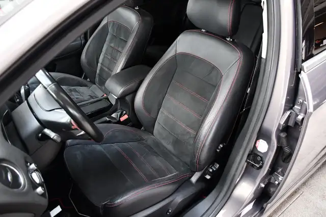 Ford Mondeo view 10