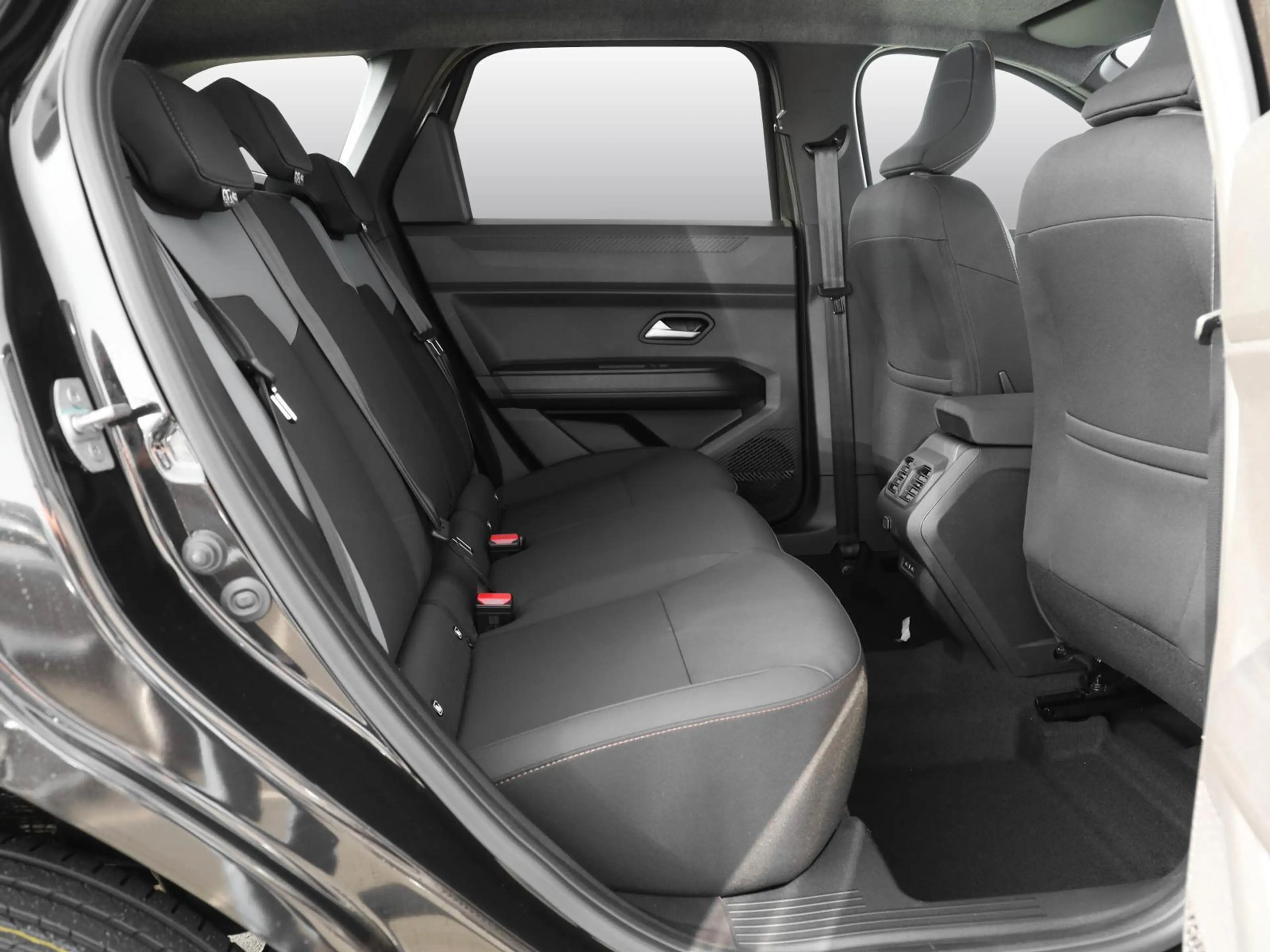 Dacia Bigster Extreme HYBRID 155 SD NAVI SHZ PDC KLIMA — photo 4