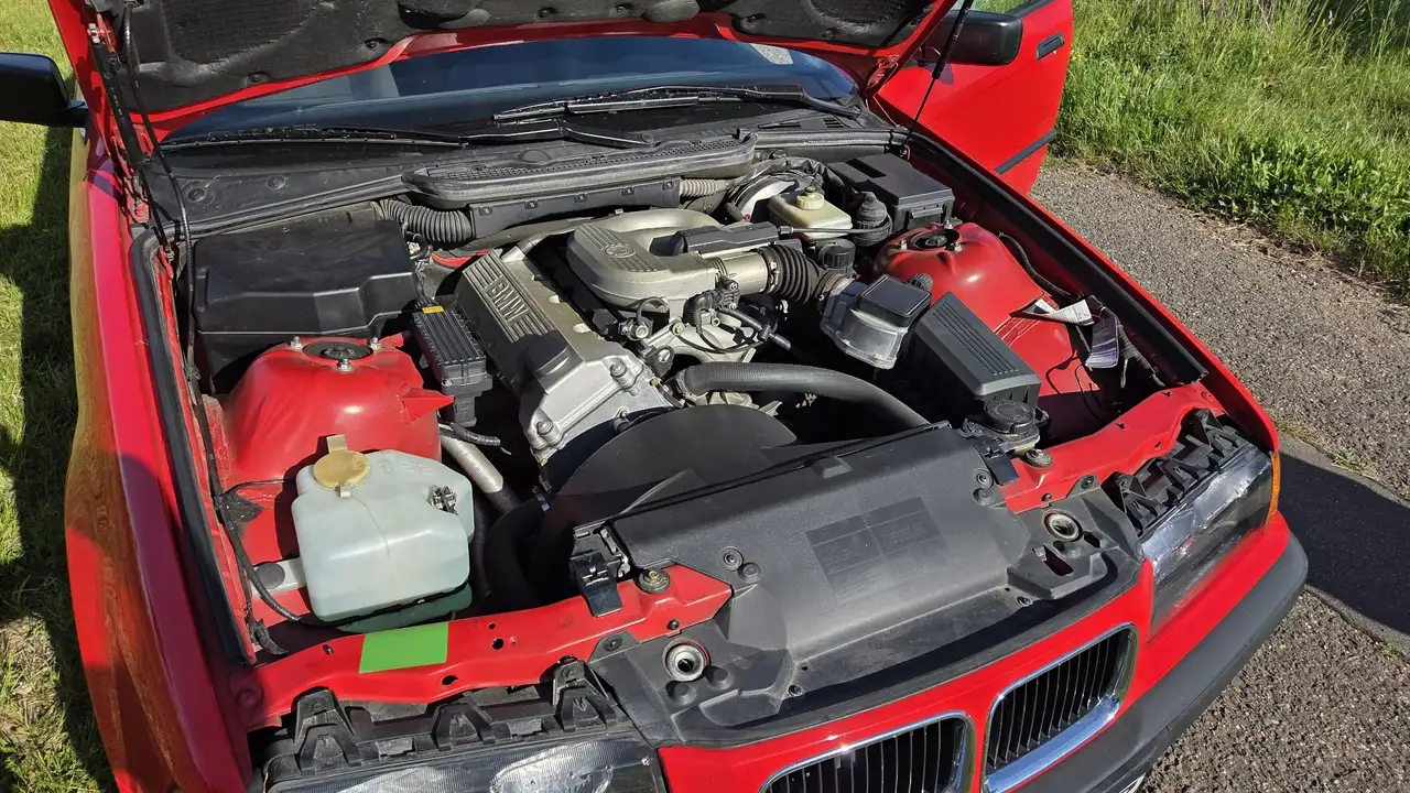 BMW 318i, foto 9