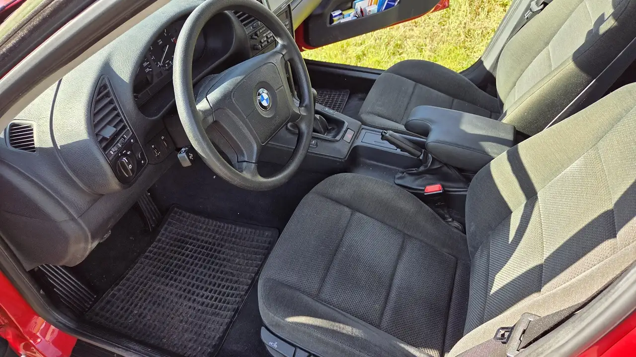 BMW 318i, foto 10