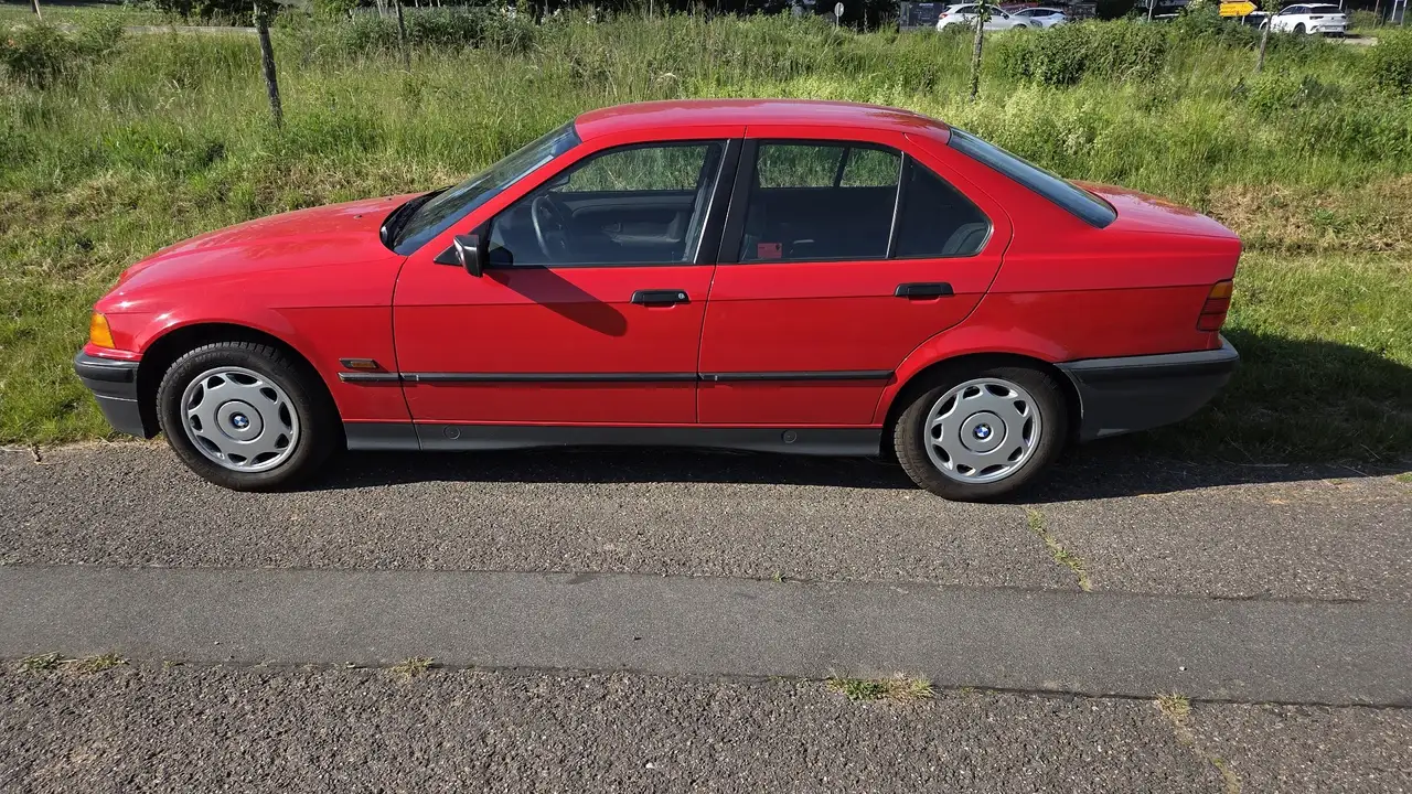 BMW 318i, foto 4