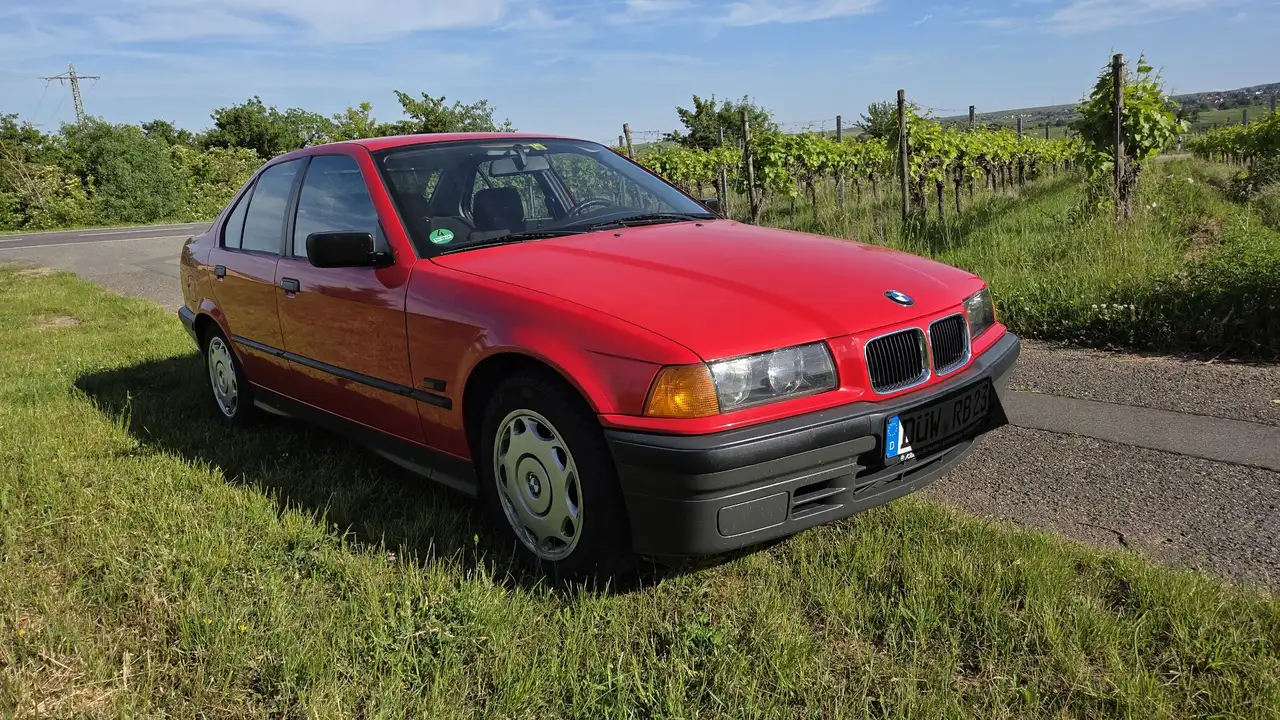BMW 318i, foto 3