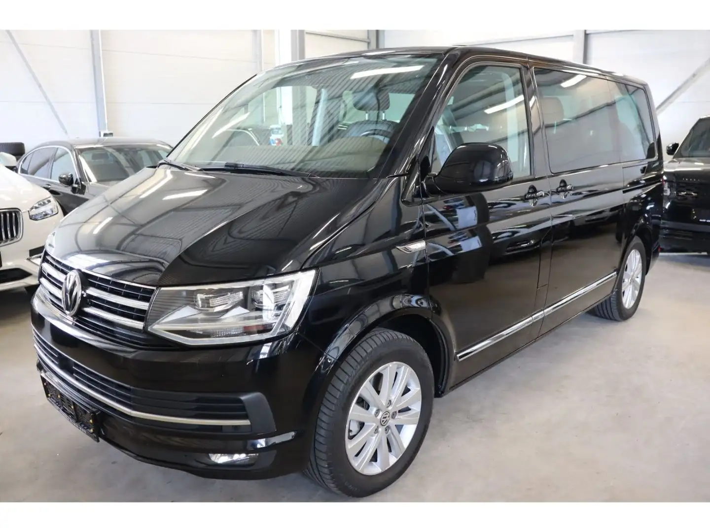 Volkswagen T6 Multivan Highline 4M ACC AHK Navi LED Sthz Schwarz - 1