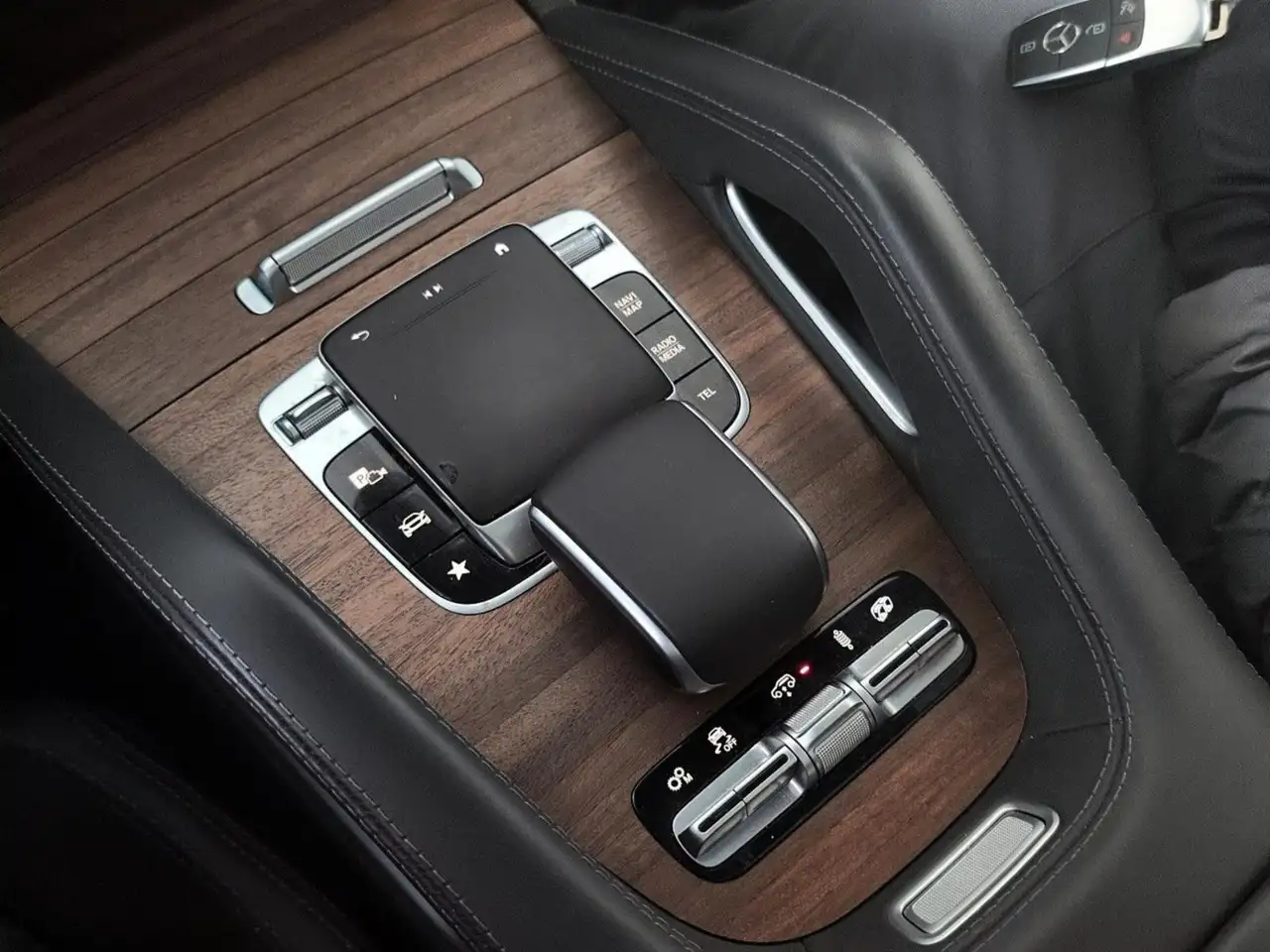 Mercedes-Benz GLE снимка Mercedes-Benz GLE