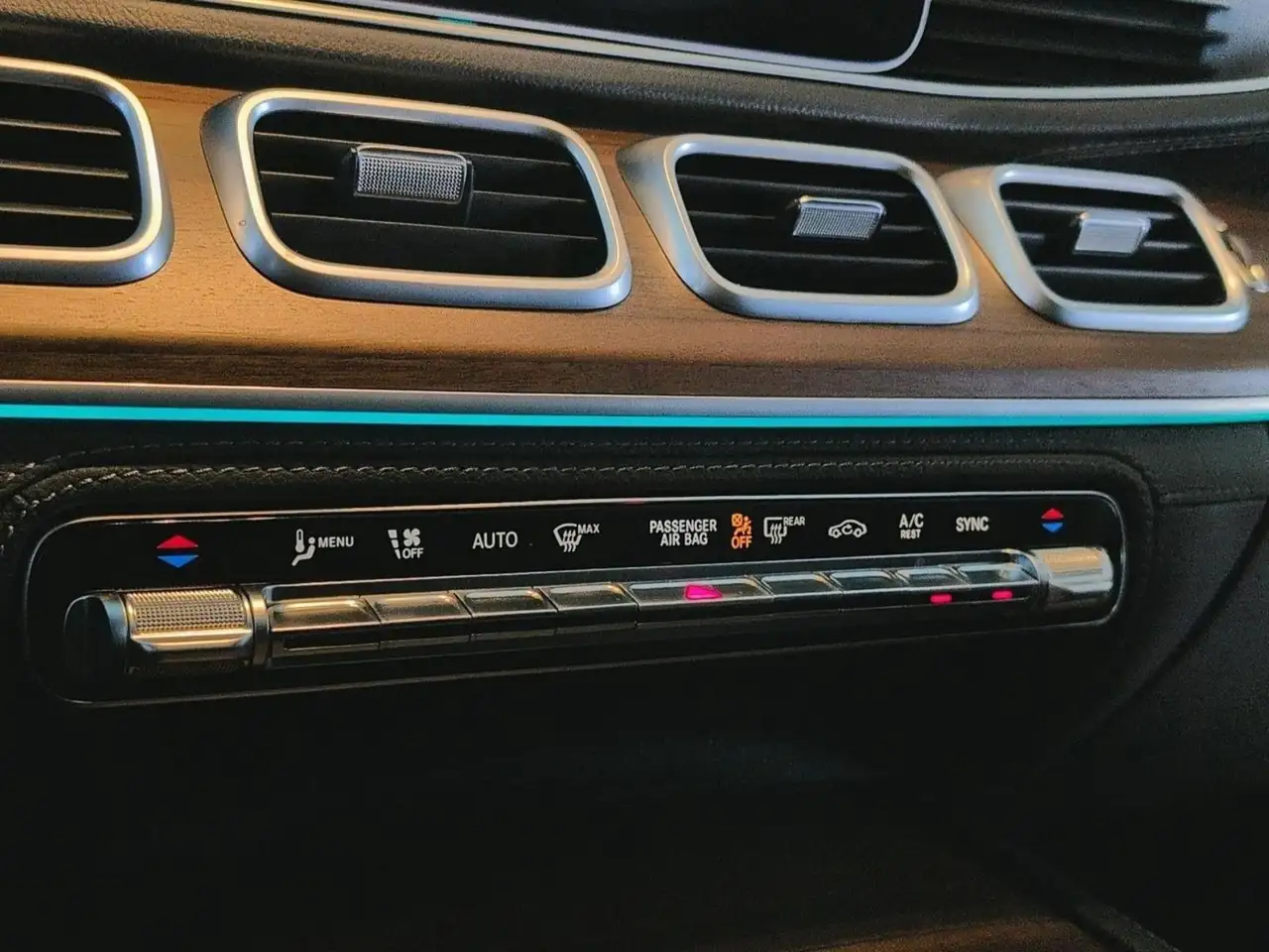 Mercedes-Benz GLE снимка Mercedes-Benz GLE