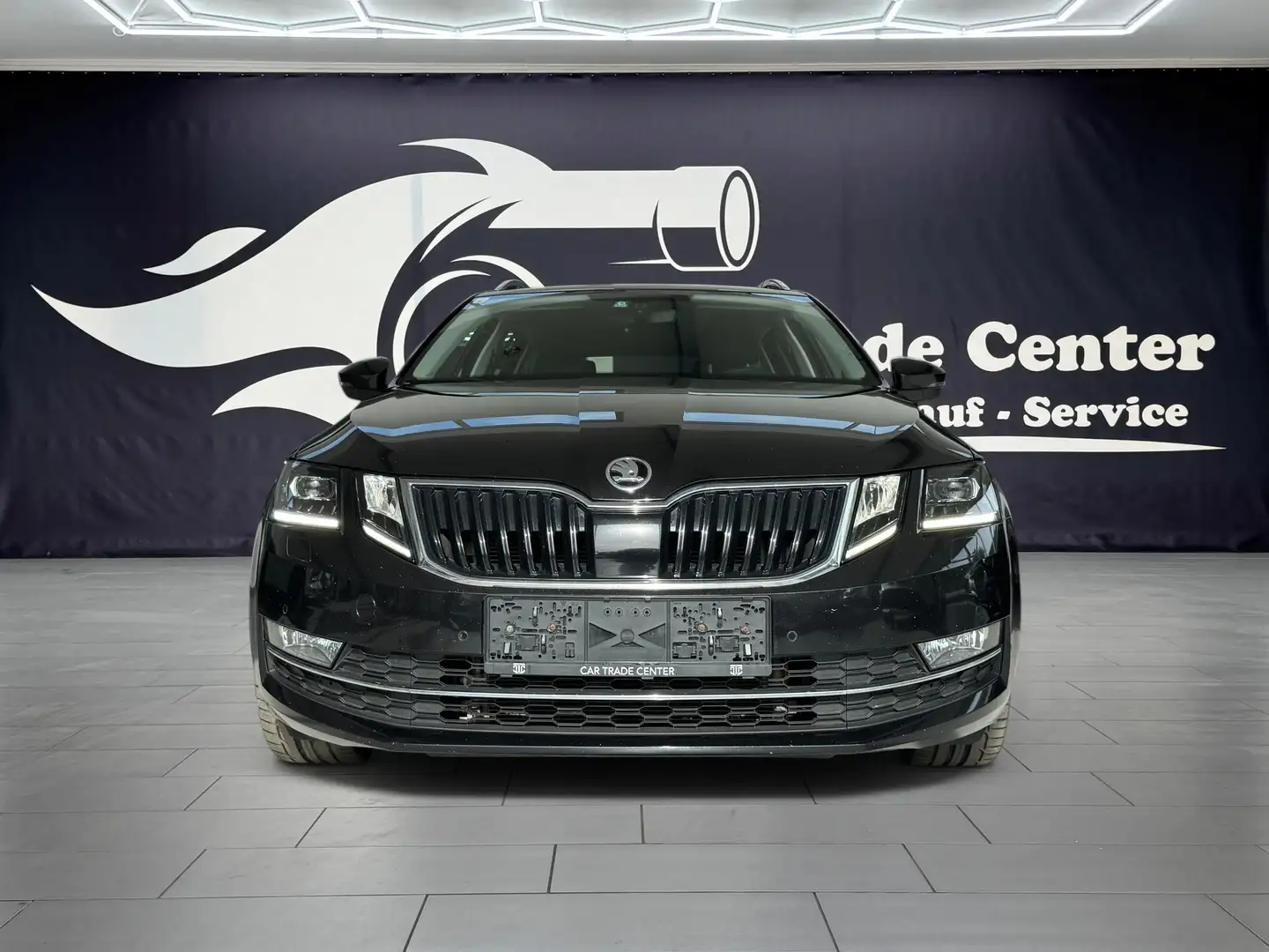Skoda Octavia Octavia Combi 2,0 TDI Style DSG Schwarz - 2